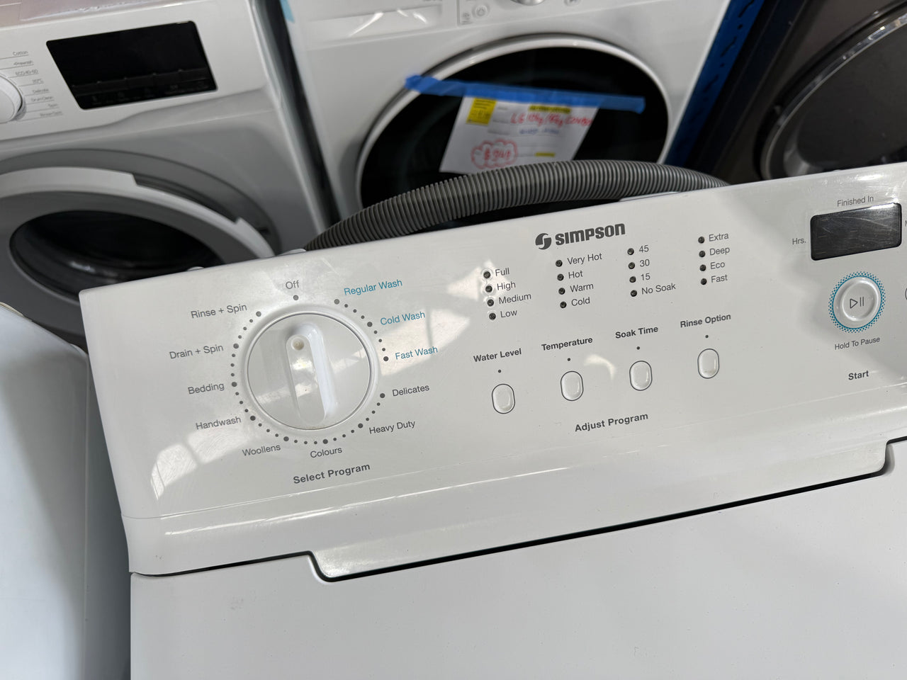 Second hand Simpson 6kg Top Load Washing Machine – White SWT6042