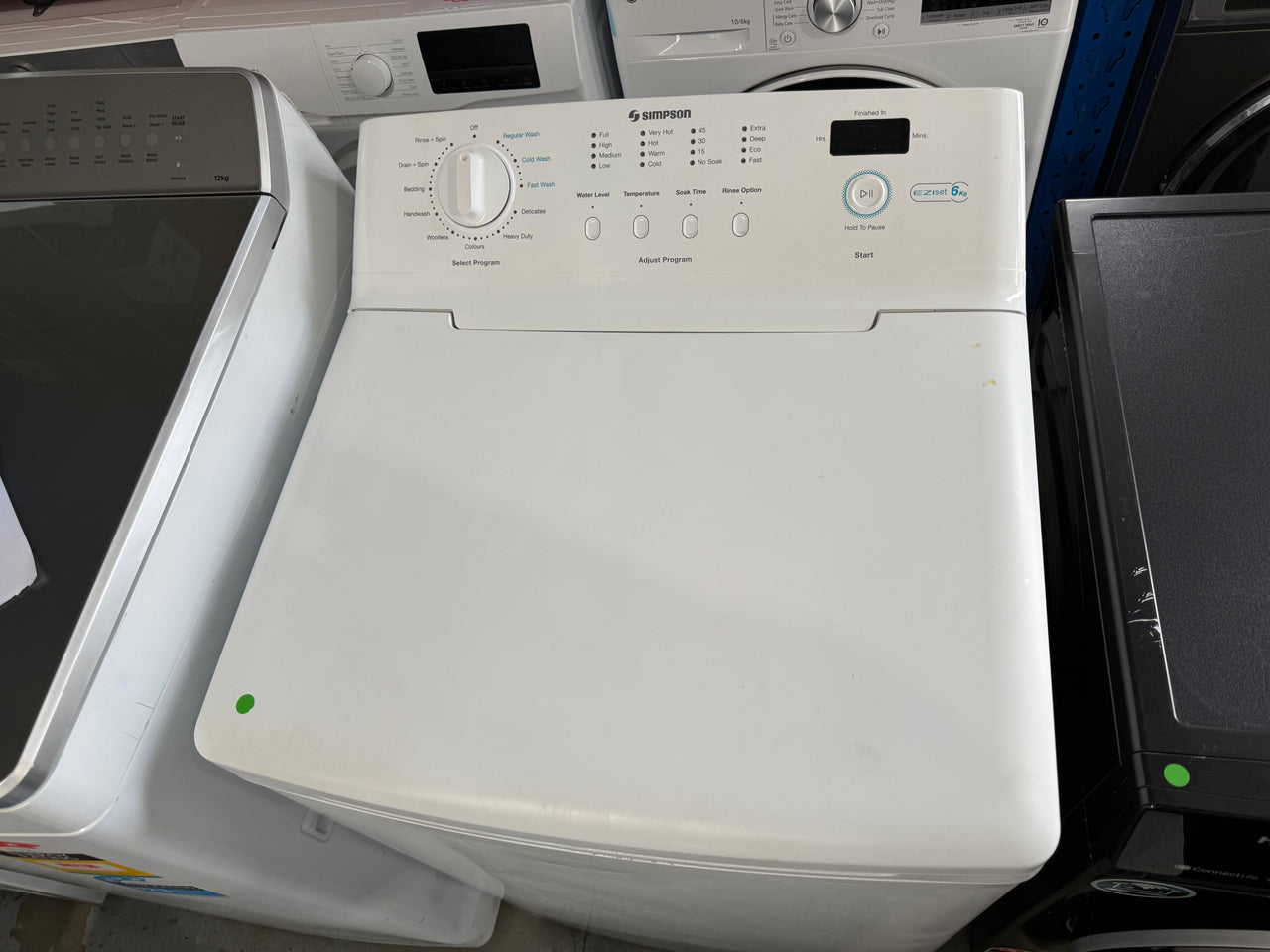 Second hand Simpson 6kg Top Load Washing Machine – White SWT6042