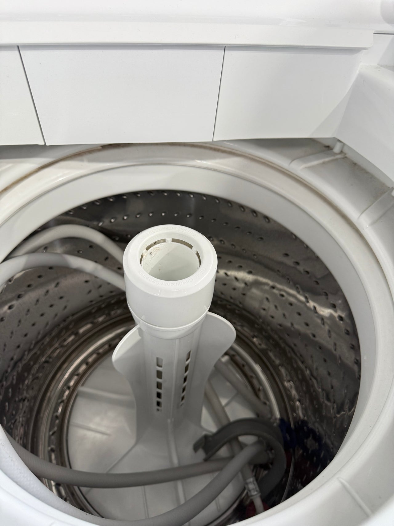 Second hand Simpson 6kg Top Load Washing Machine – White SWT6042