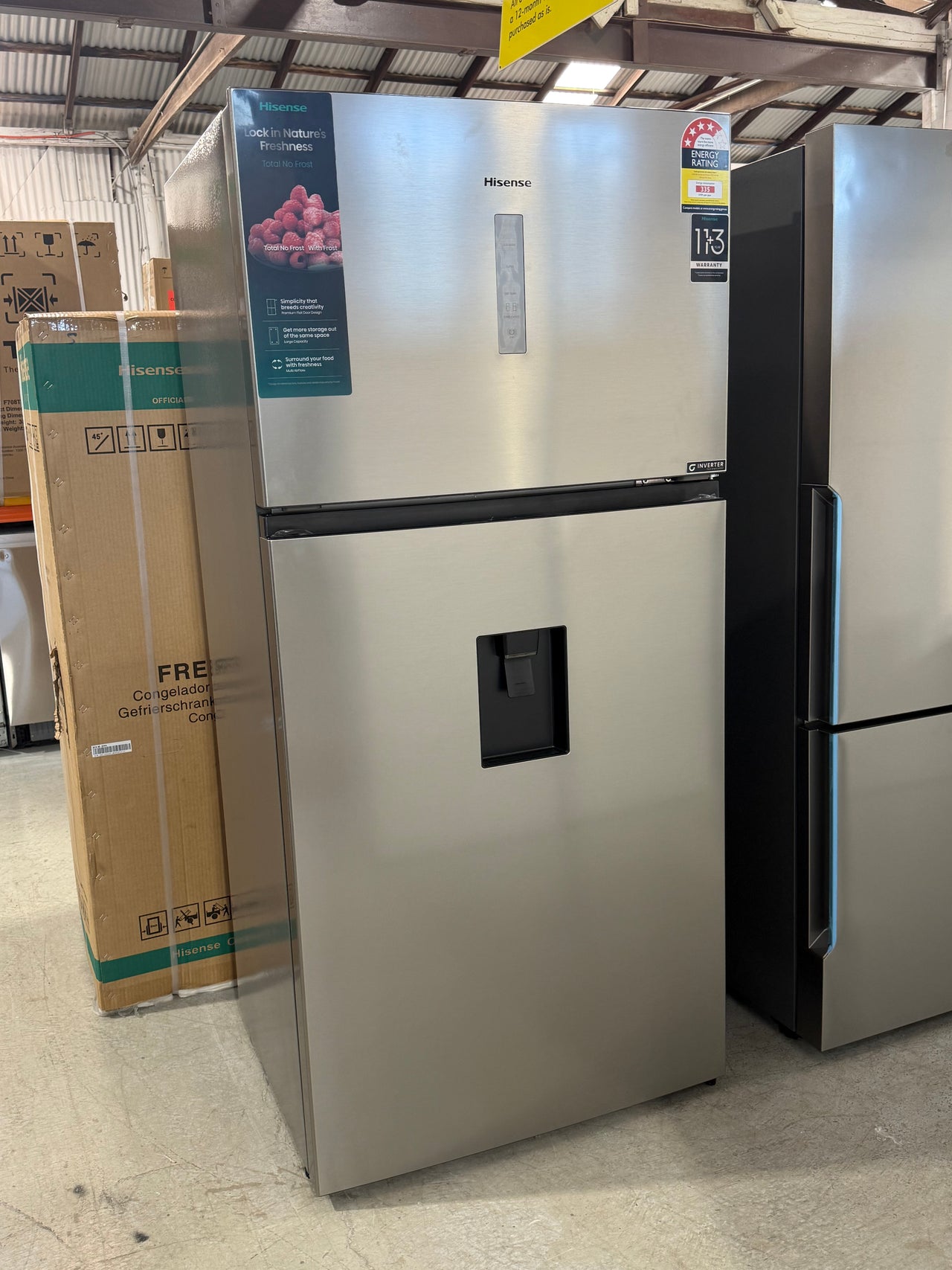 Transportation damaged Hisense 496L Top Mount refrigerator HRTF496SW