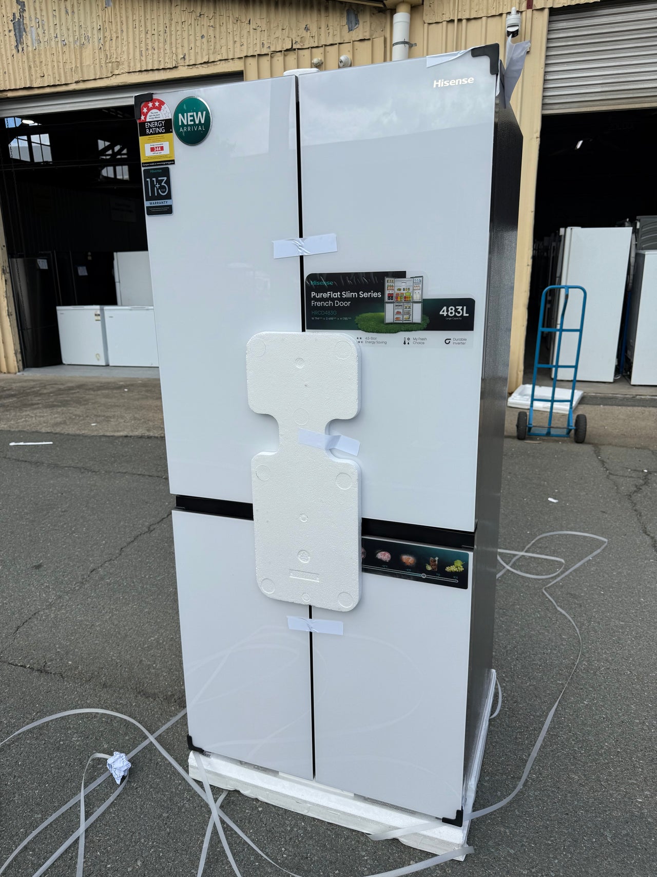 Transportation damaged Hisense HRCD483G 483-litre PureFlat Slim French Door Refrigerator