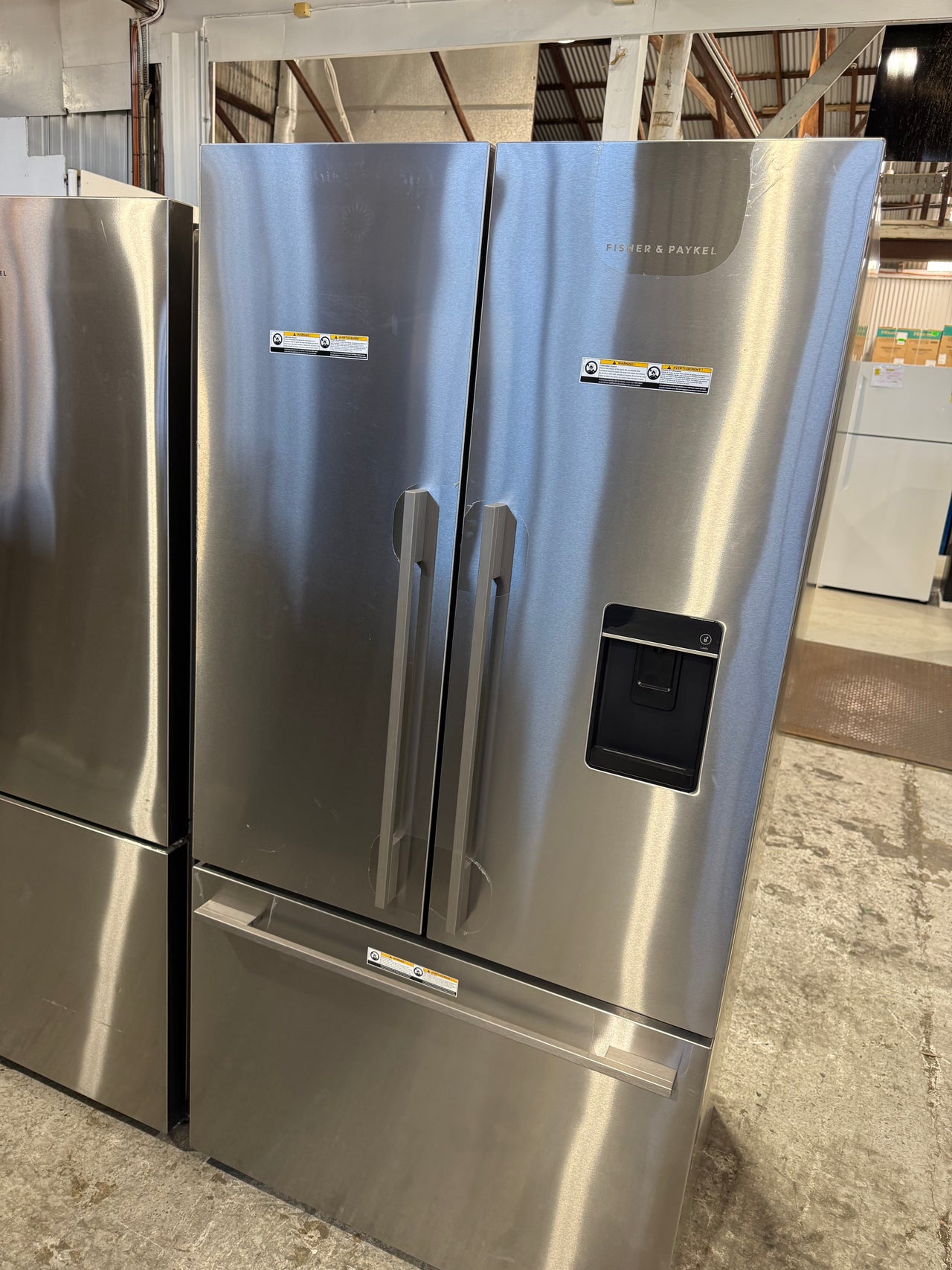 Factory second Fisher&Paykel RF610ADUX5 569L French Door Refrigerator