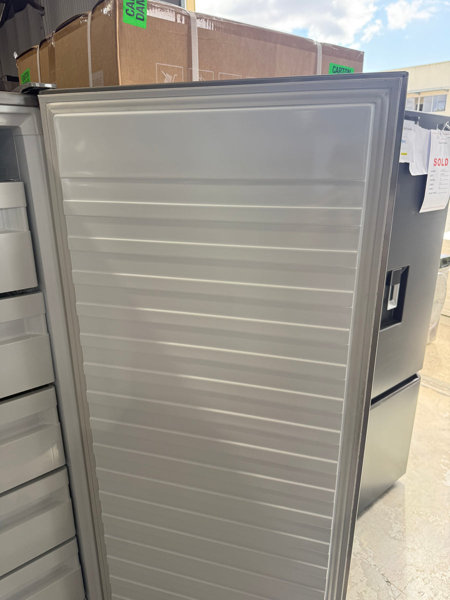 Second hand Fisher&Paykel 389L Upright Freezer – E388LXFD