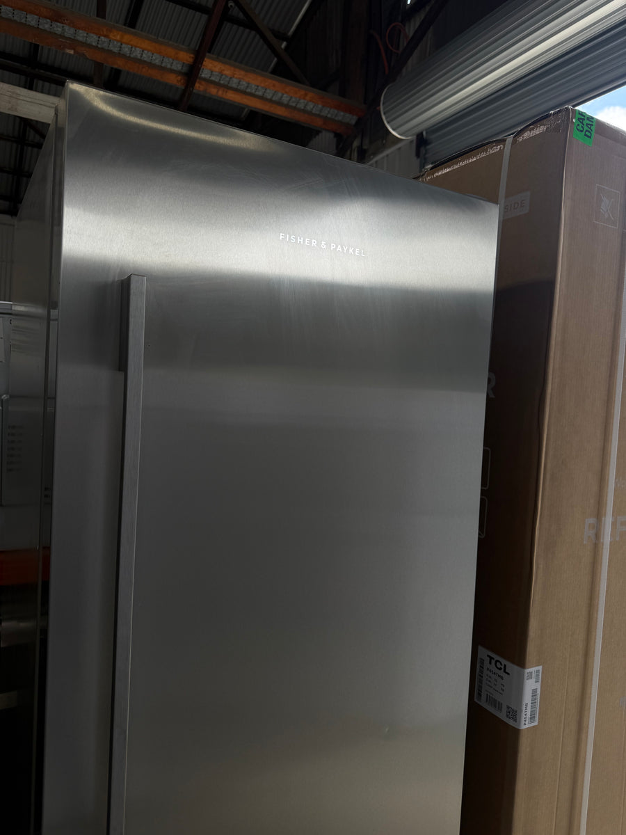 Second hand Fisher&Paykel 389L Upright Freezer – E388LXFD