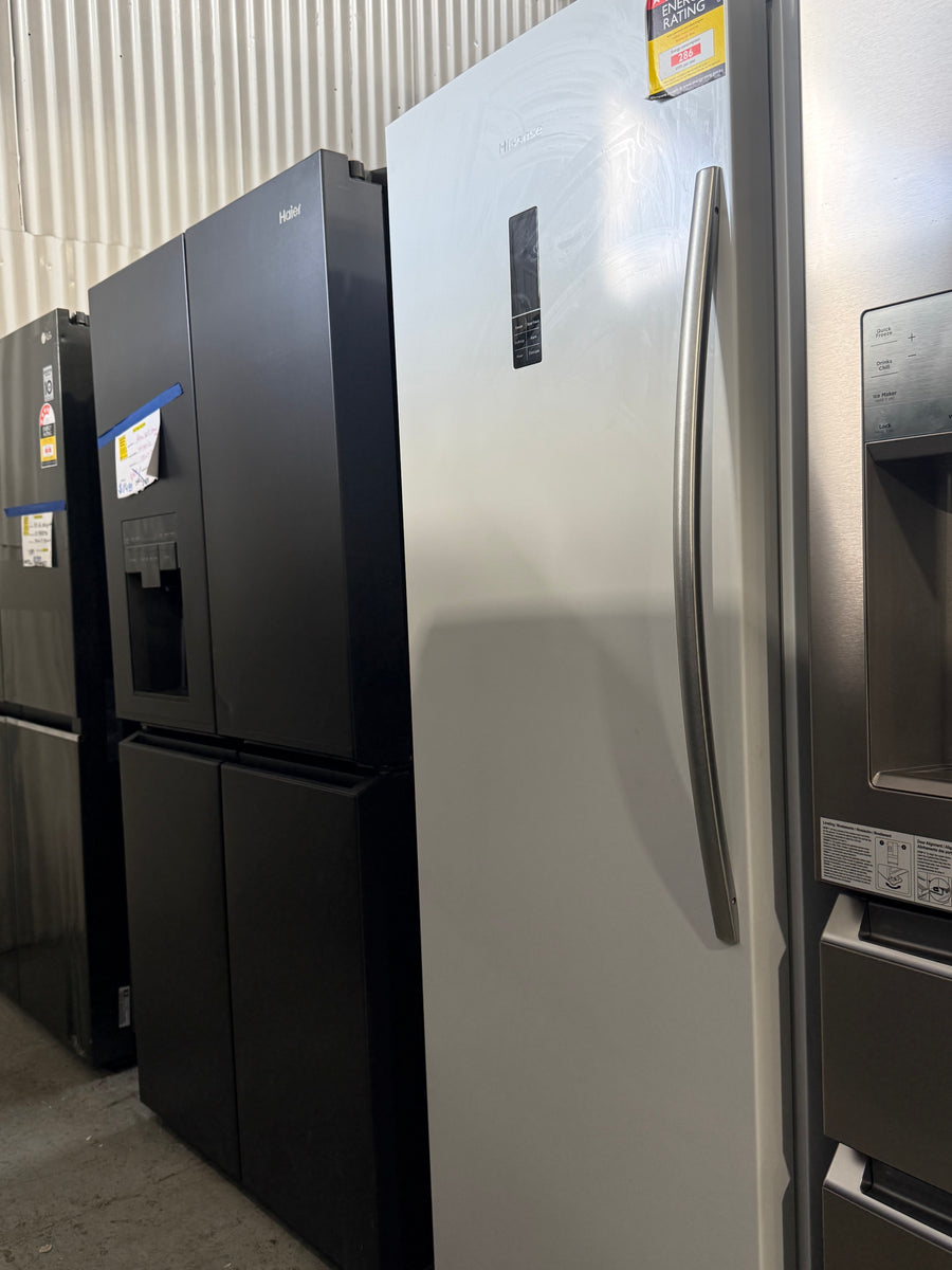 Factory second Hisense 254L Frost Free Upright Freezer – HRVF254