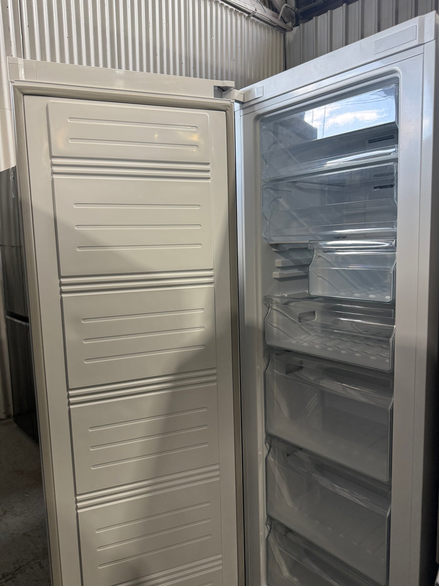 Factory second Hisense 254L Frost Free Upright Freezer – HRVF254