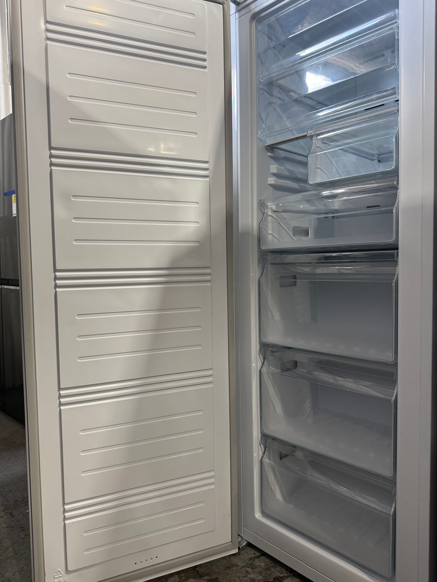Factory second Hisense 254L Frost Free Upright Freezer – HRVF254