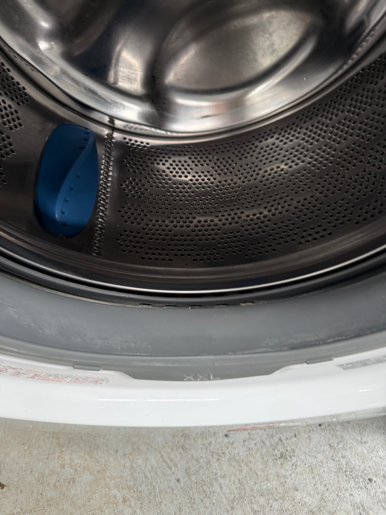 Second hand 7kg Simpson front loader washing machine SWF14743