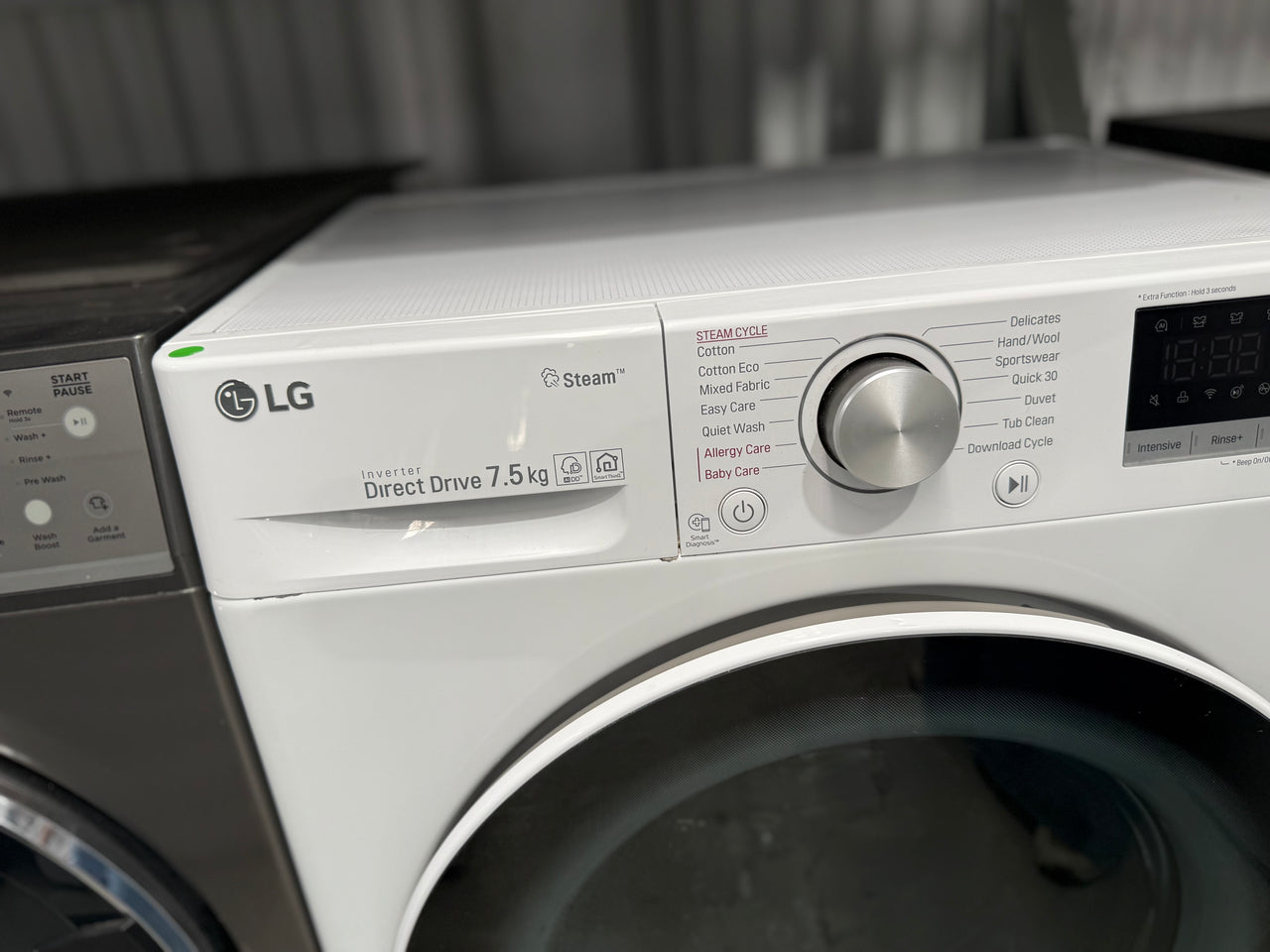 Second hand LG Series 5 7.5 kg Front Load Washer – Steam WV5‑1275W