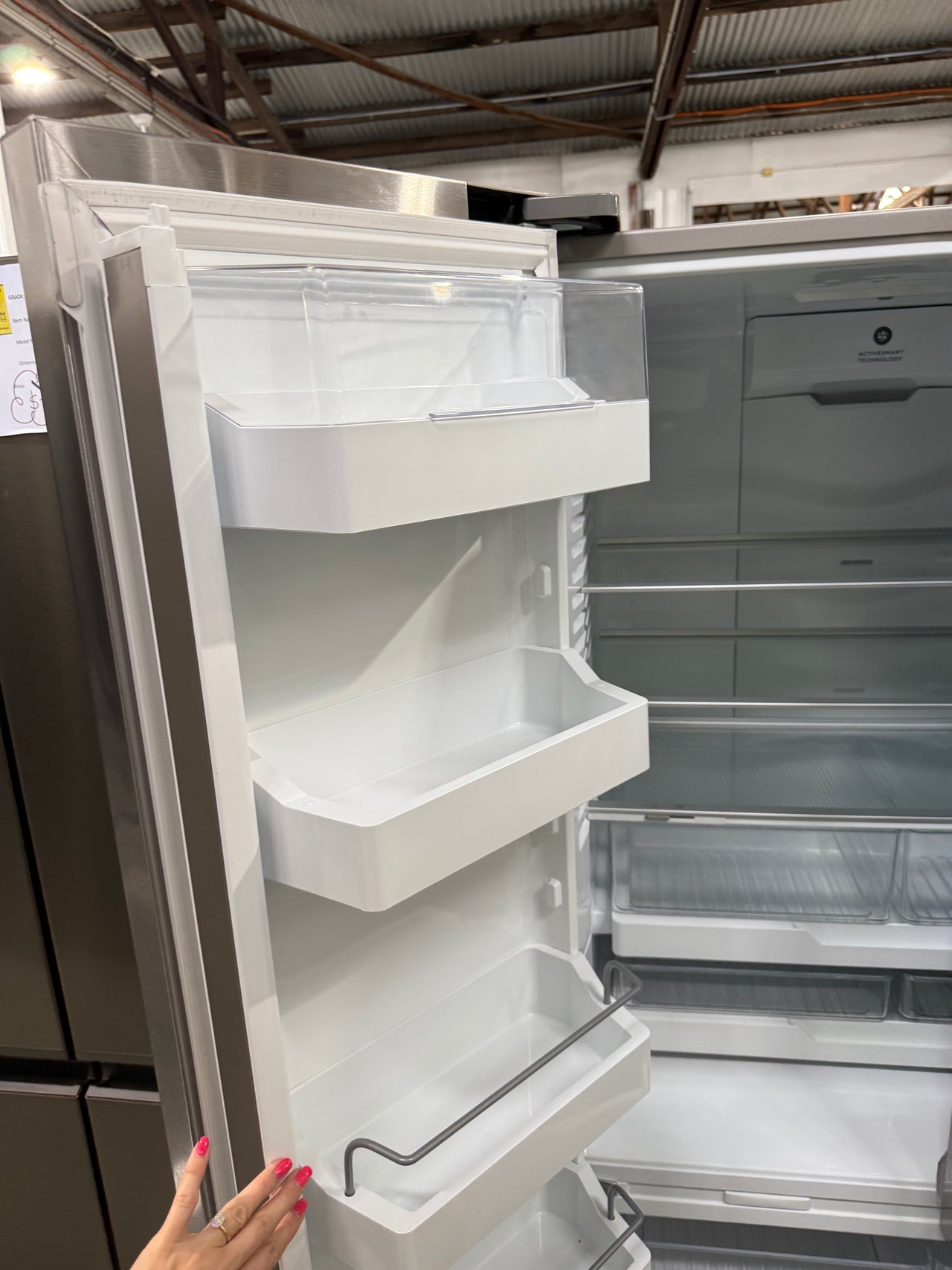 Factory second Fisher&Paykel RF610ADUX5 569L French Door Refrigerator