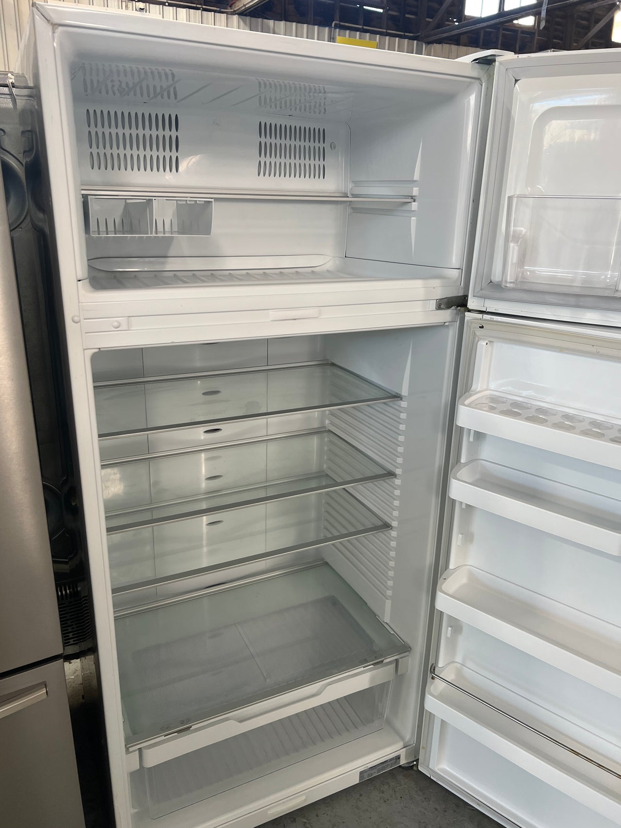 Second hand 517l Fisher&Paykel E521T top mounted refrigerator - Second Hand Appliances Geebung