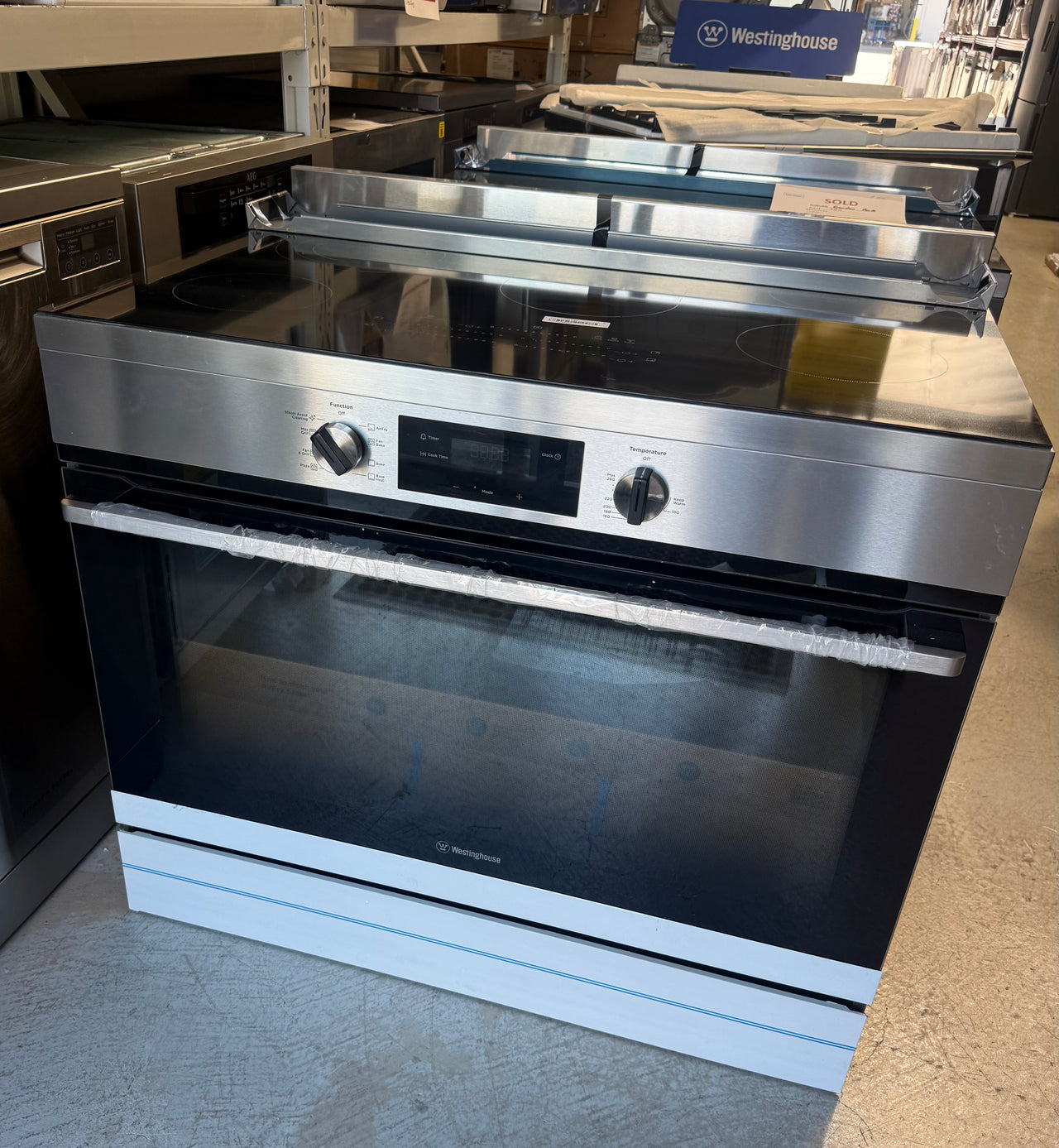 Factory second Westinghouse 90cm Electric Freestanding Cooker WFE9546SD– Stainless Steel (NAT)