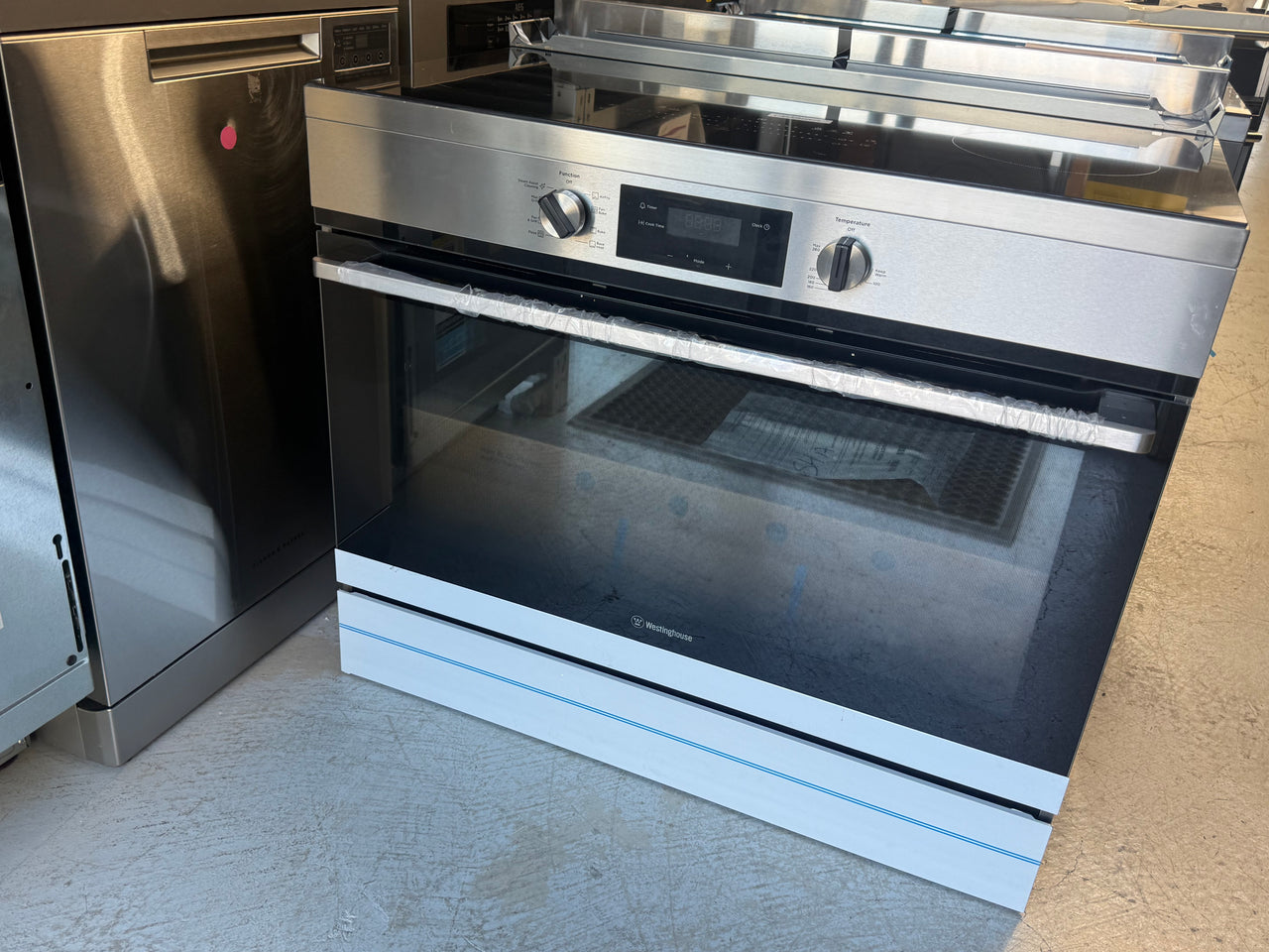 Factory second Westinghouse 90cm Electric Freestanding Cooker WFE9546SD– Stainless Steel (NAT)