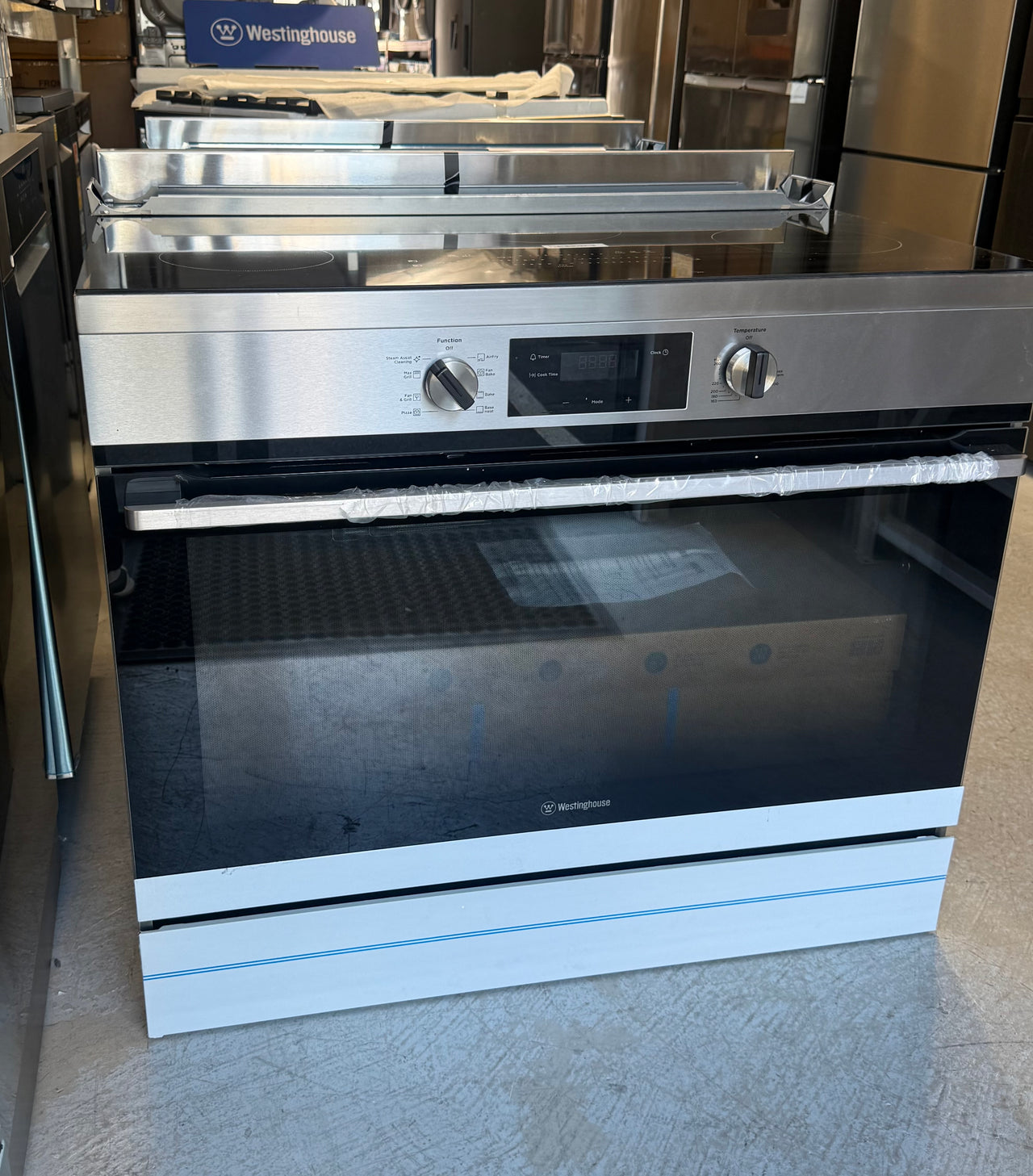 Factory second Westinghouse 90cm Electric Freestanding Cooker WFE9546SD– Stainless Steel (NAT)