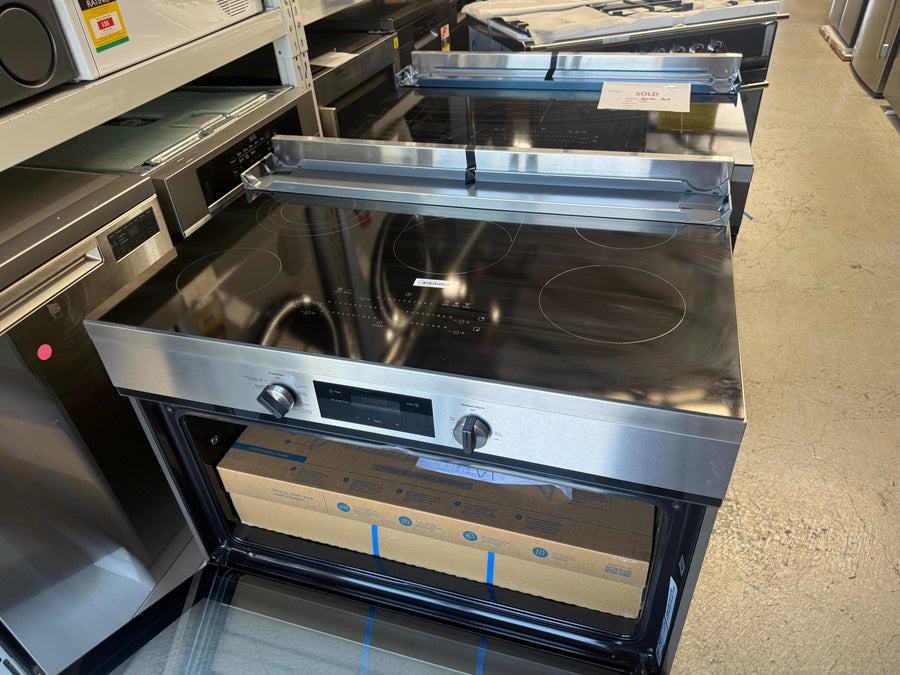 Factory second Westinghouse 90cm Electric Freestanding Cooker WFE9546SD– Stainless Steel (NAT)