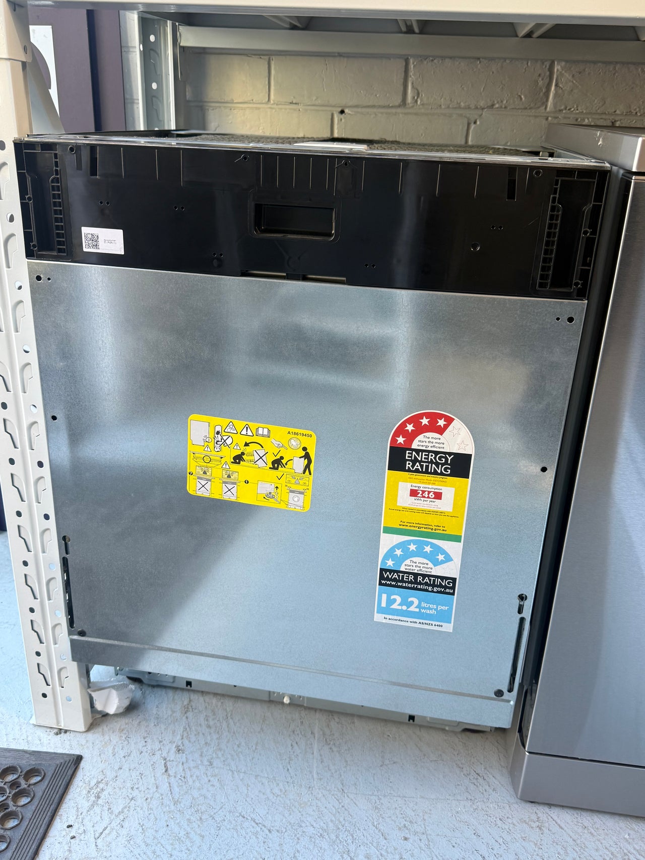 Factory second AEG 60cm ProClean Fully Integrated Dishwasher – FSE73700RO