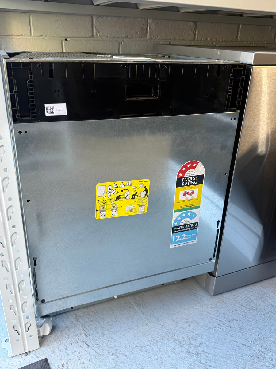 Factory second AEG 60cm ProClean Fully Integrated Dishwasher – FSE73700RO