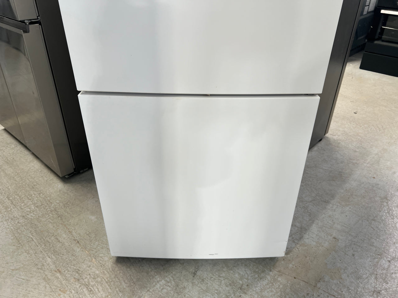 Factory second CHiQ 432L Bottom Mount Fridge Model: CBM432W - Second Hand Appliances Geebung