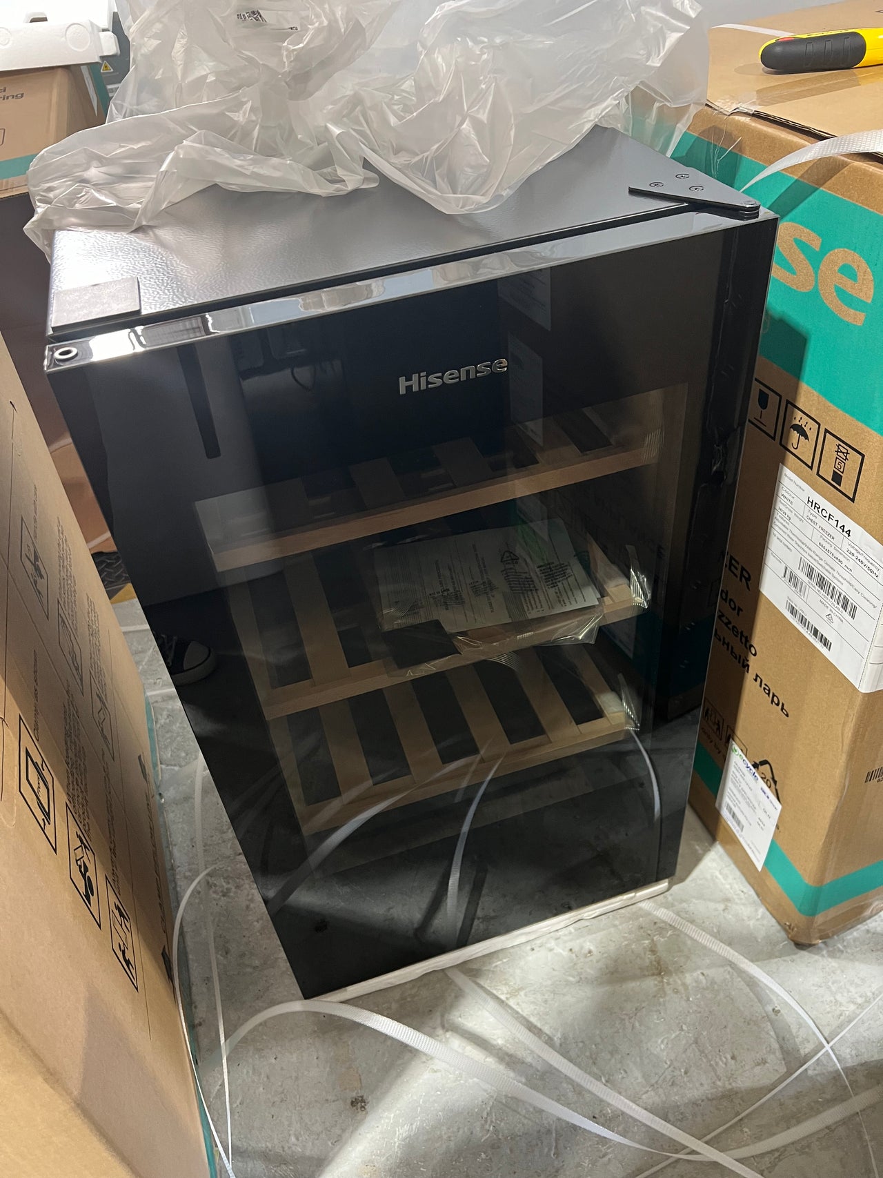 Factory second/Carton damaged Hisense 30-Bottle Wine Cabinet with Reversible Door - Black - Second Hand Appliances Geebung