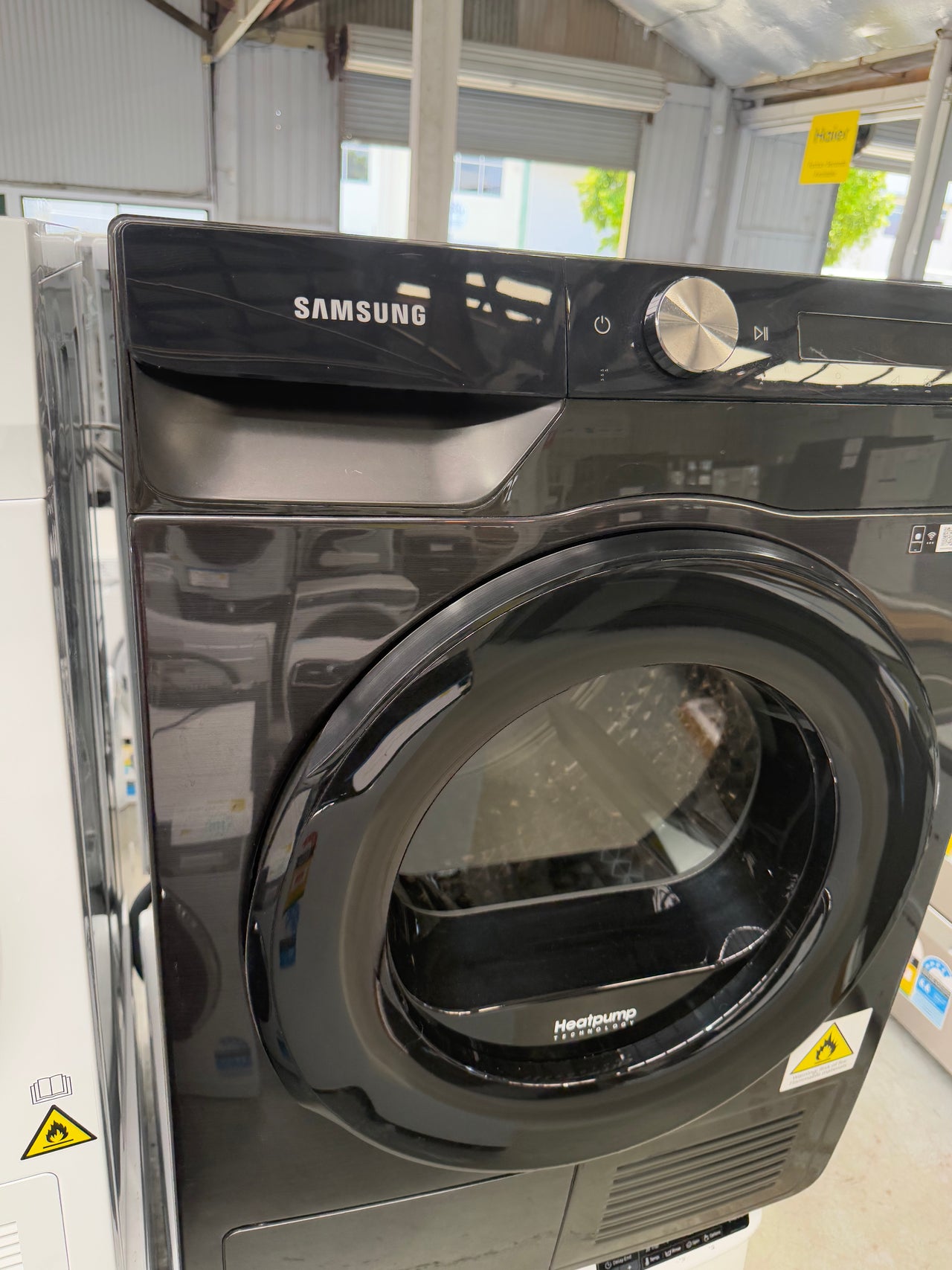 Transportation damaged Samsung 8kg Heat Pump Smart Dryer with Intelligent AI Dry DV80T5420AB