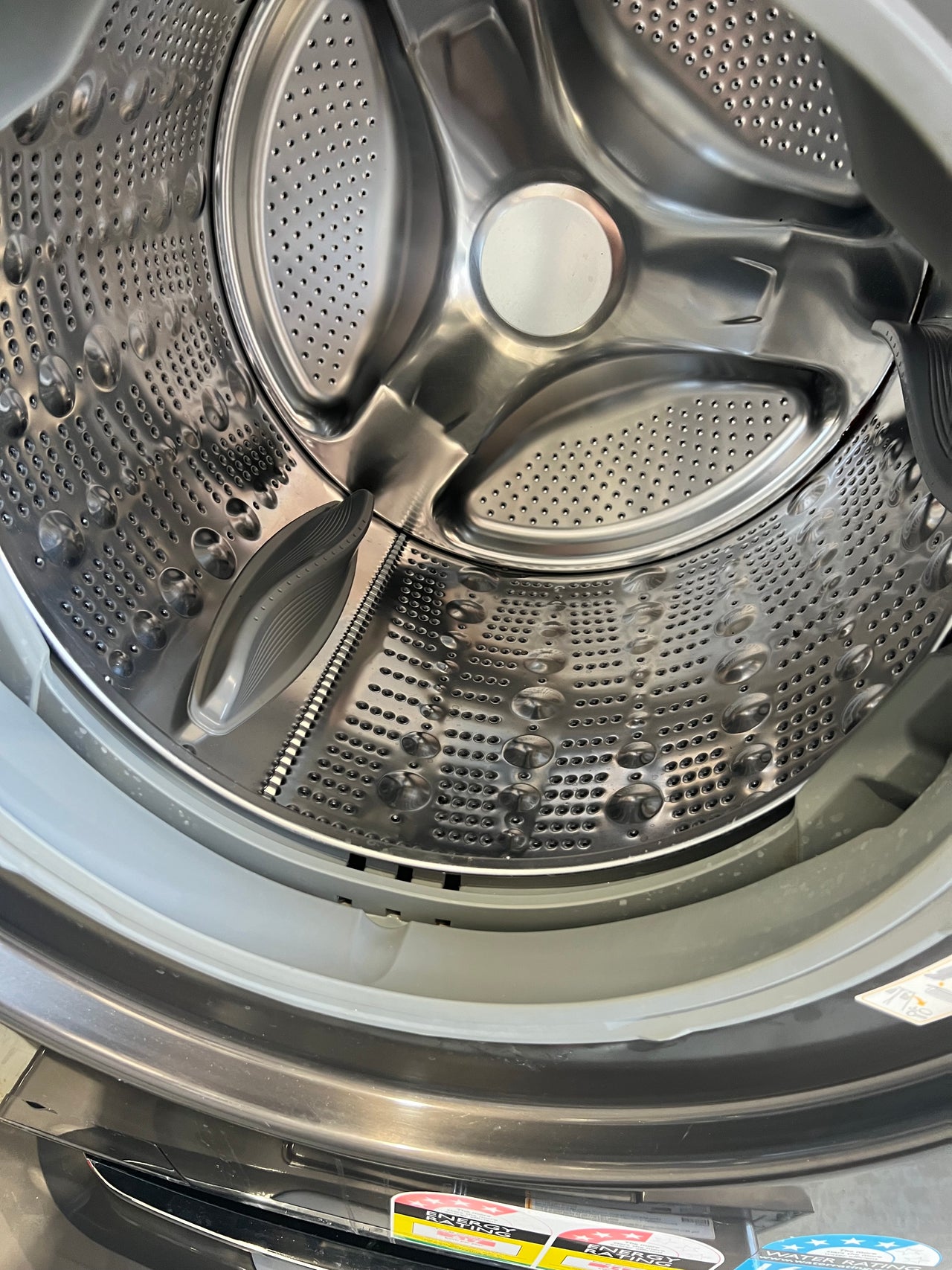 Second hand LG 16kg-9kg Combo Washer Dryer WXLC-1116B with LG 3.5kg TWIN Wash® Washing Machine WTP357B - Second Hand Appliances Geebung