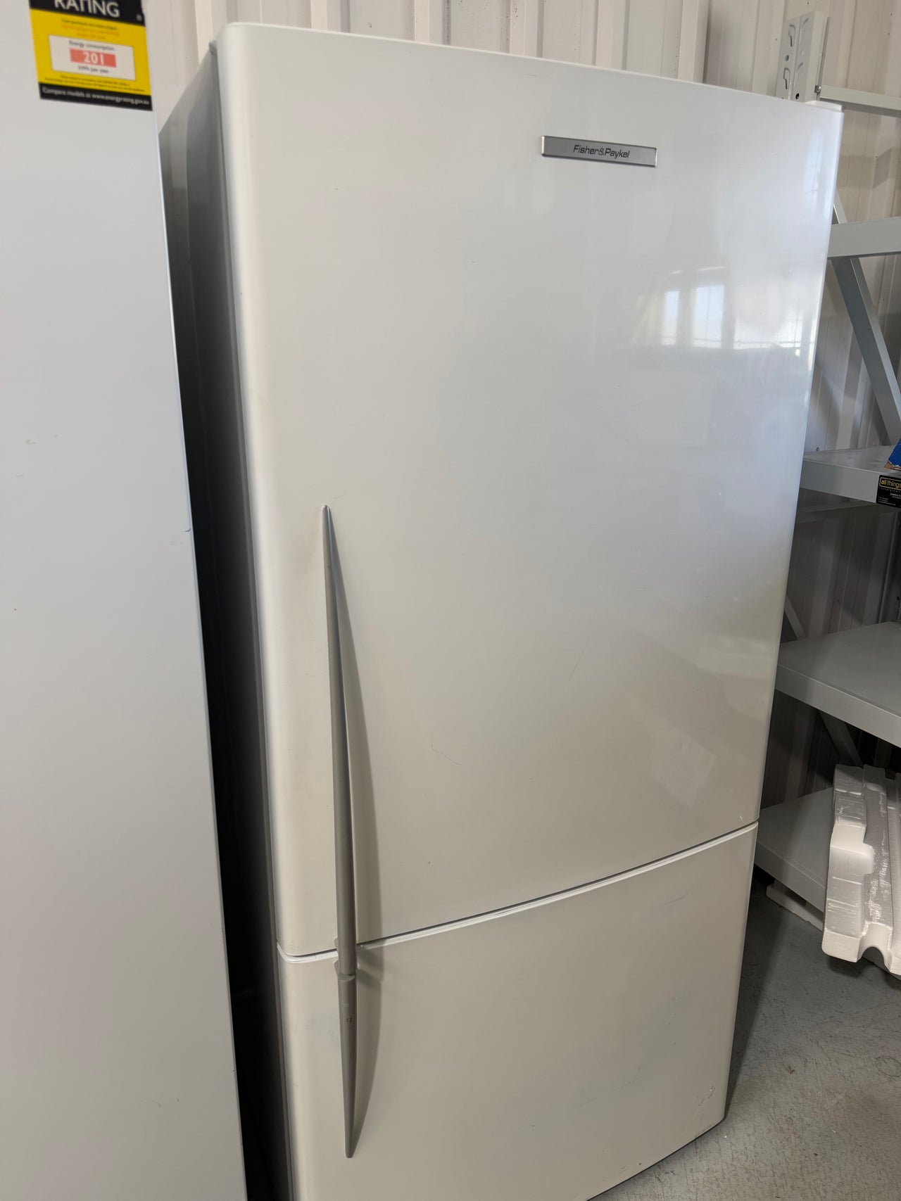 Second hand 519L Fisher &Paykel Fridge
 E522BRE Frnt