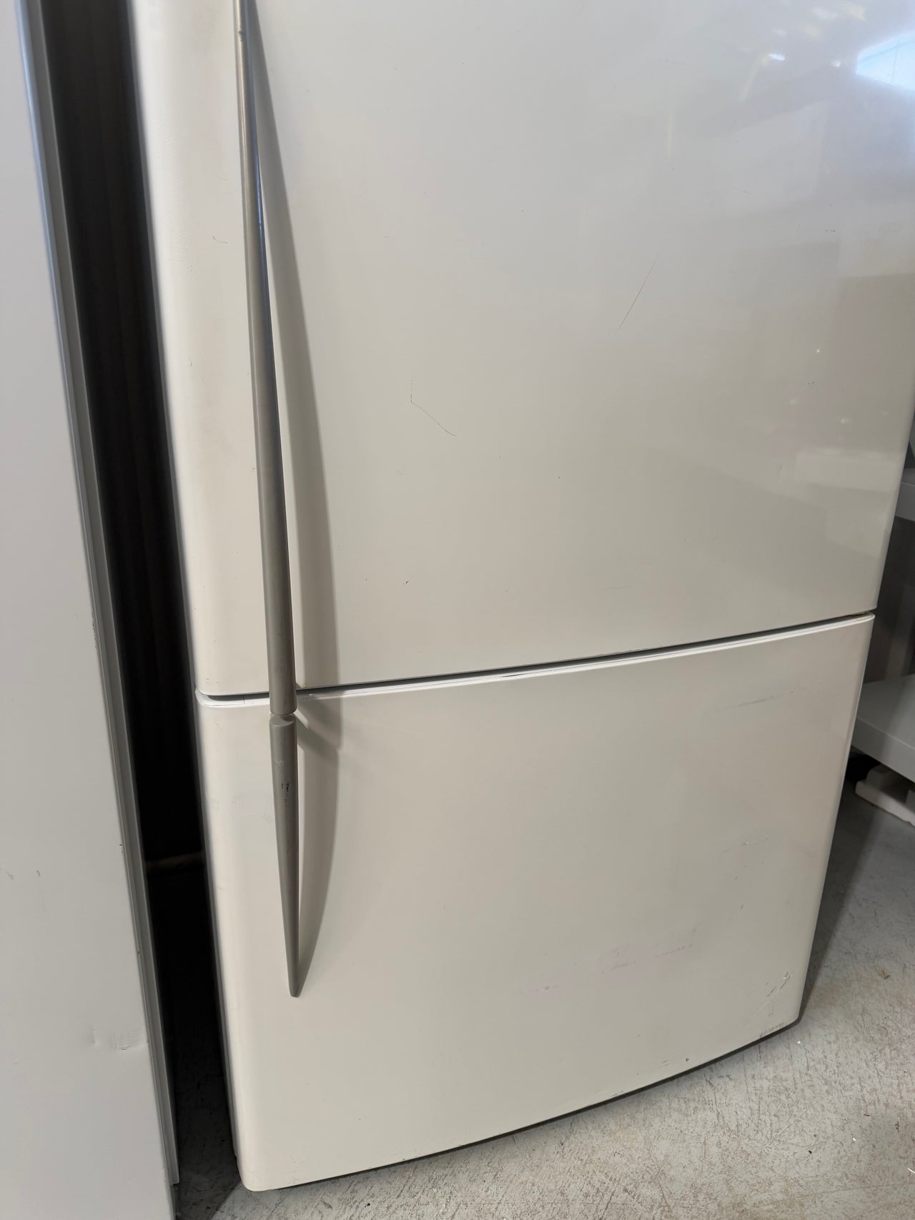 Second hand 519L Fisher &Paykel Fridge
 E522BRE Bottom mounted 