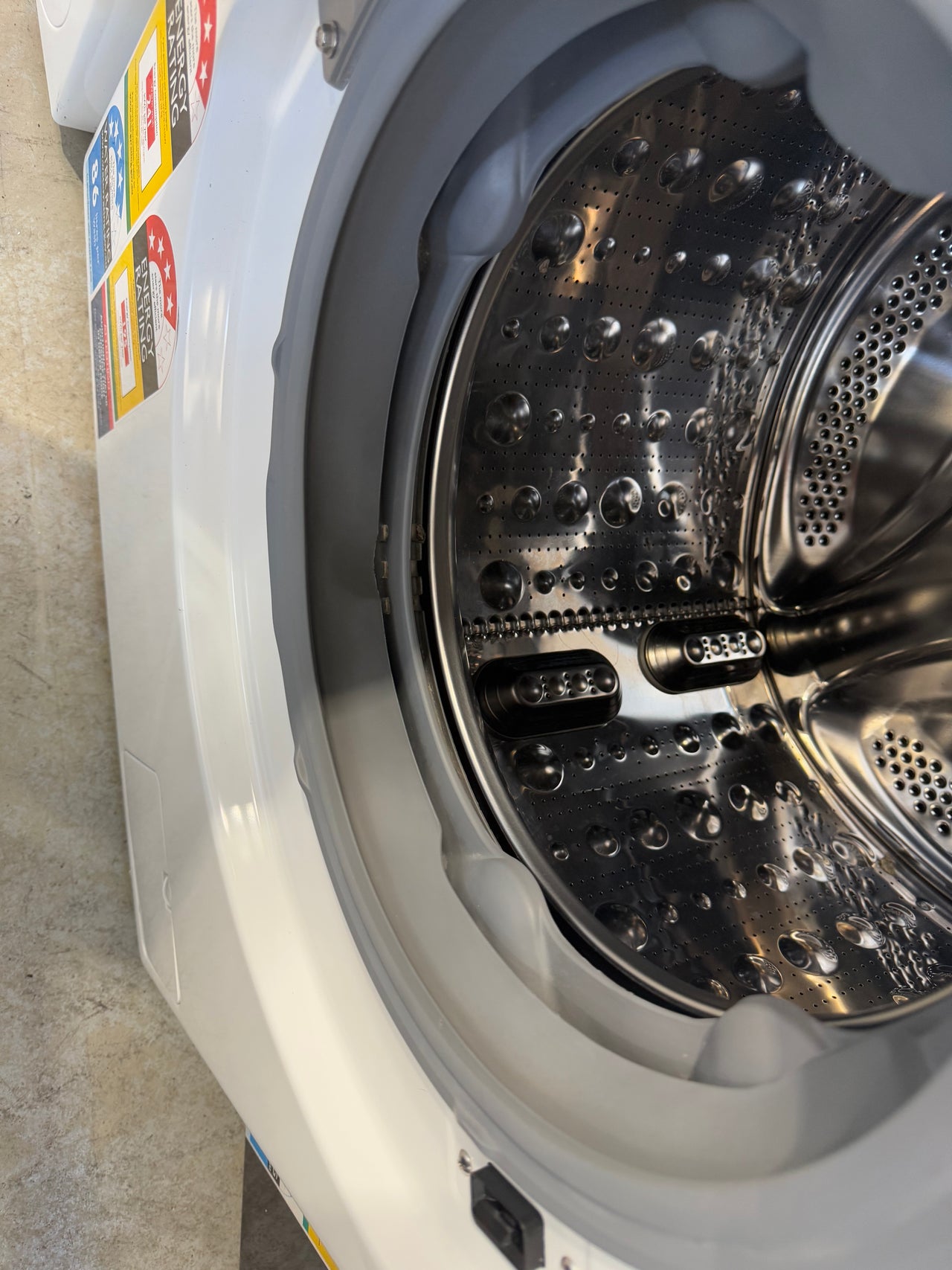 Factory second LG 10kg-6kg Combo Washer Dryer WVC9-1410W - Second Hand Appliances Geebung