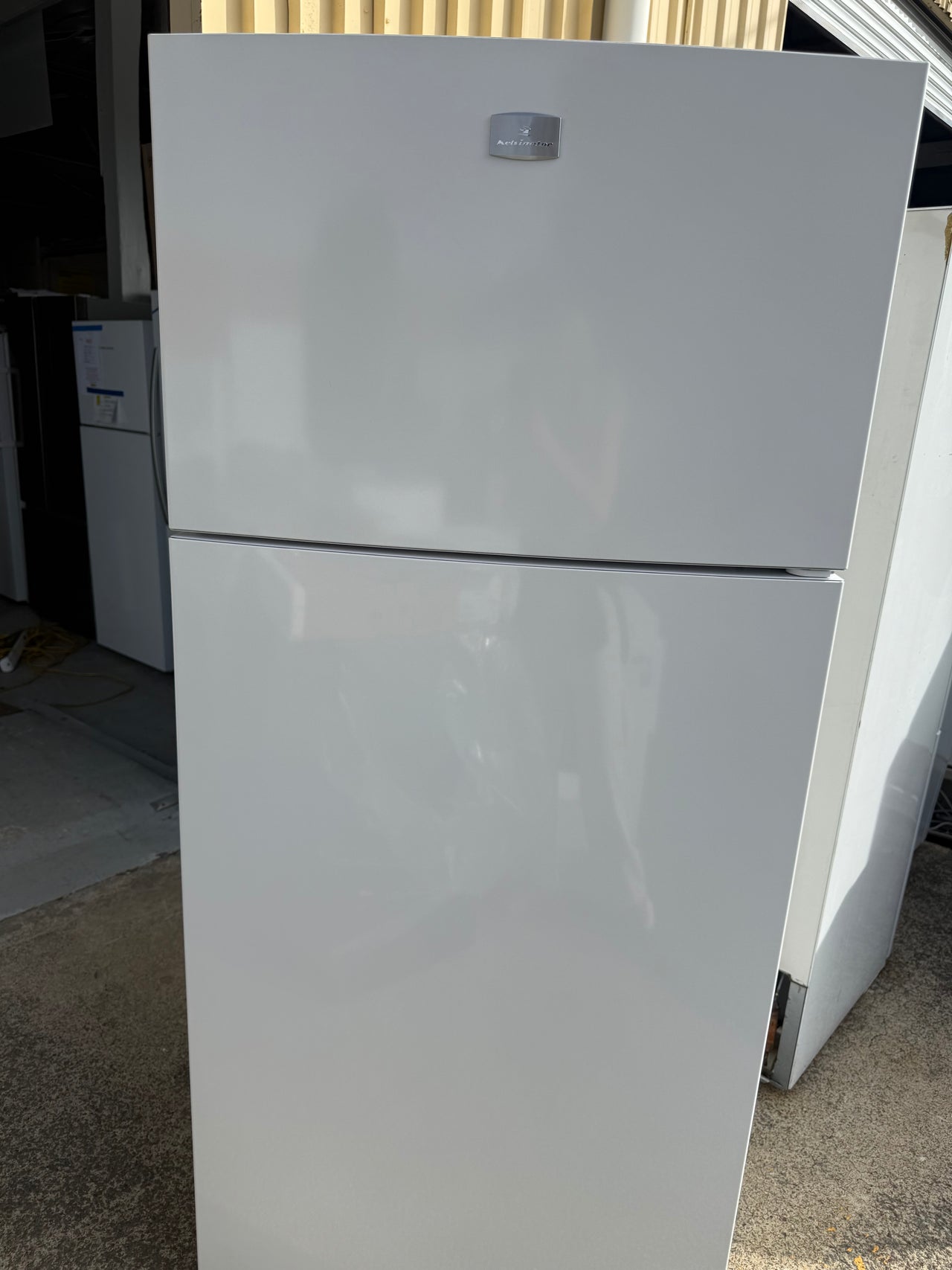 Factory second Kelvinator 503 L Top Mount Refrigerator – KTM5402WC (White) - Second Hand Appliances Geebung