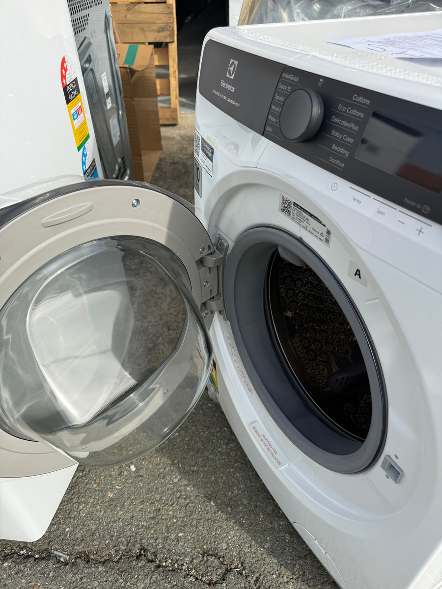 Transportation damaged Electrolux UltimateCare 700 10 kg Front Load Washer – Model EWF1043R7WC - Second Hand Appliances Geebung