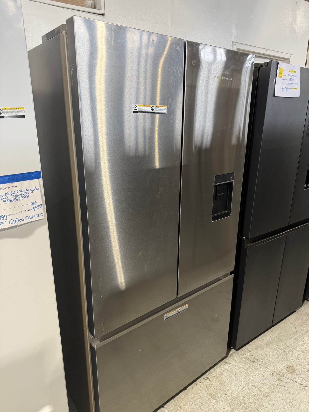 Factory second Fisher & Paykel 569 L French Door Refrigerator RF610ANUX5