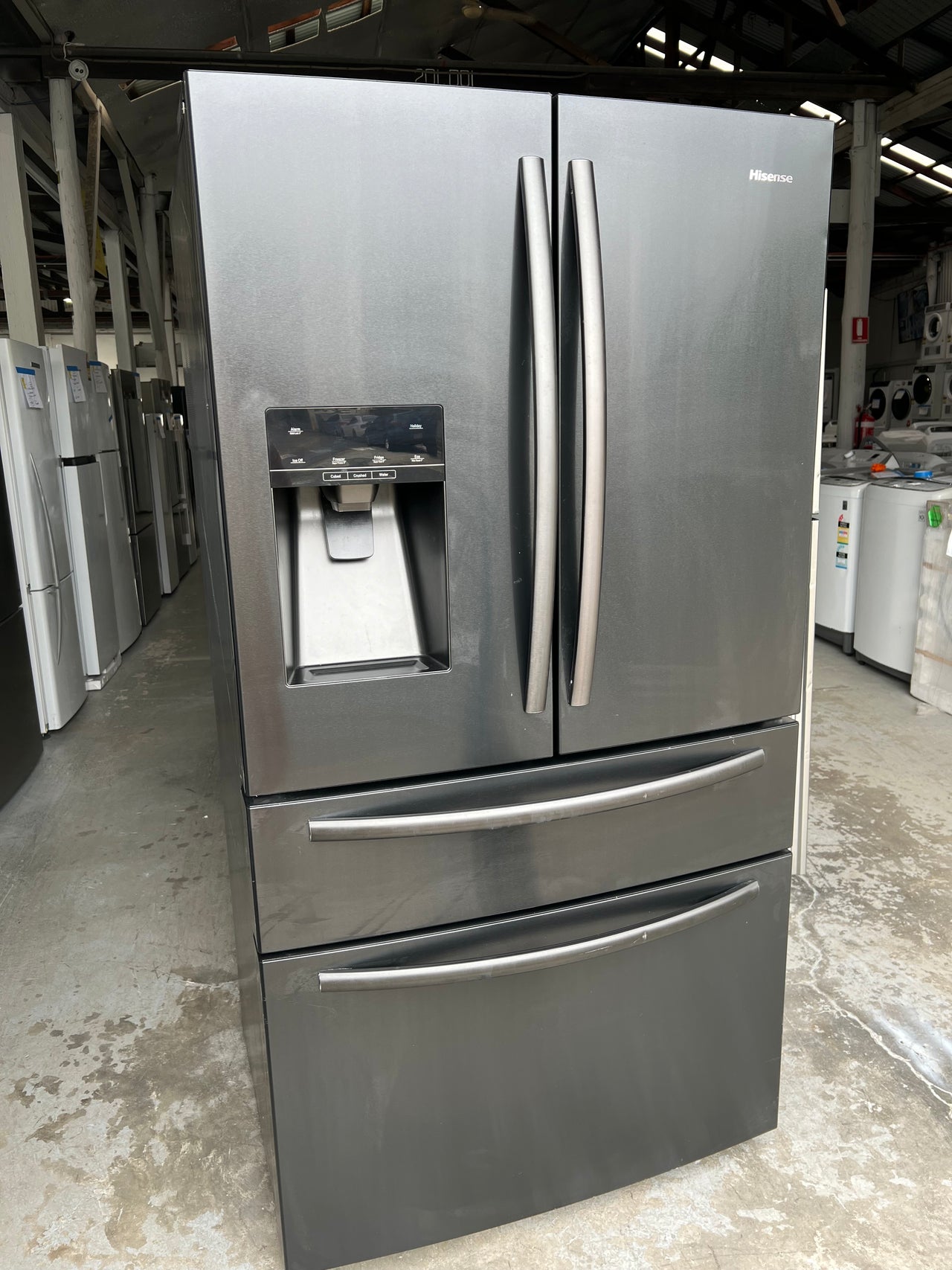 Factory second Hisense 701L French Door Fridge HR6FDFF701BW - Second Hand Appliances Geebung