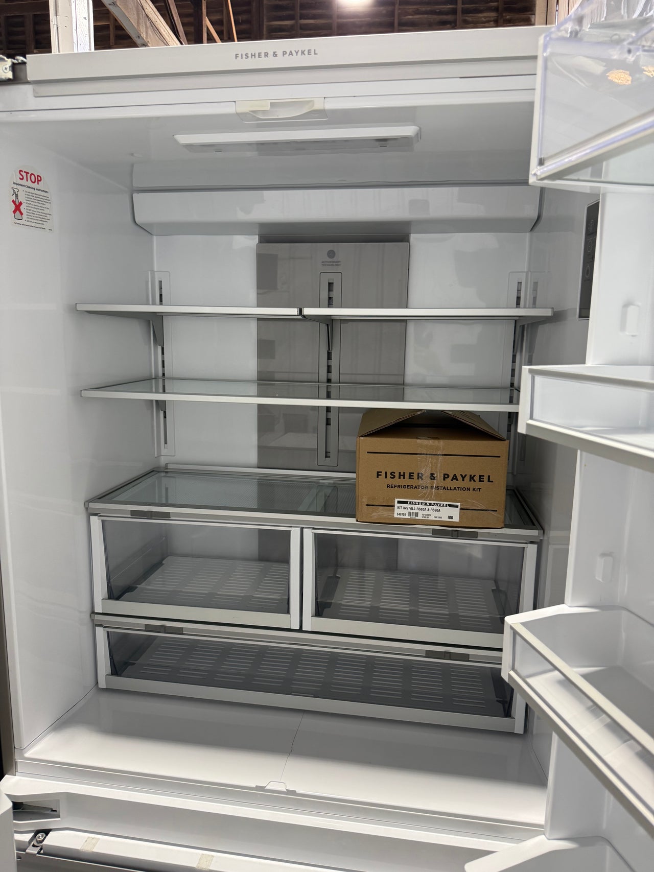 Factory second Fisher & Paykel RS90A1 476 L Integrated French‑Door Fridge Freezer - Second Hand Appliances Geebung
