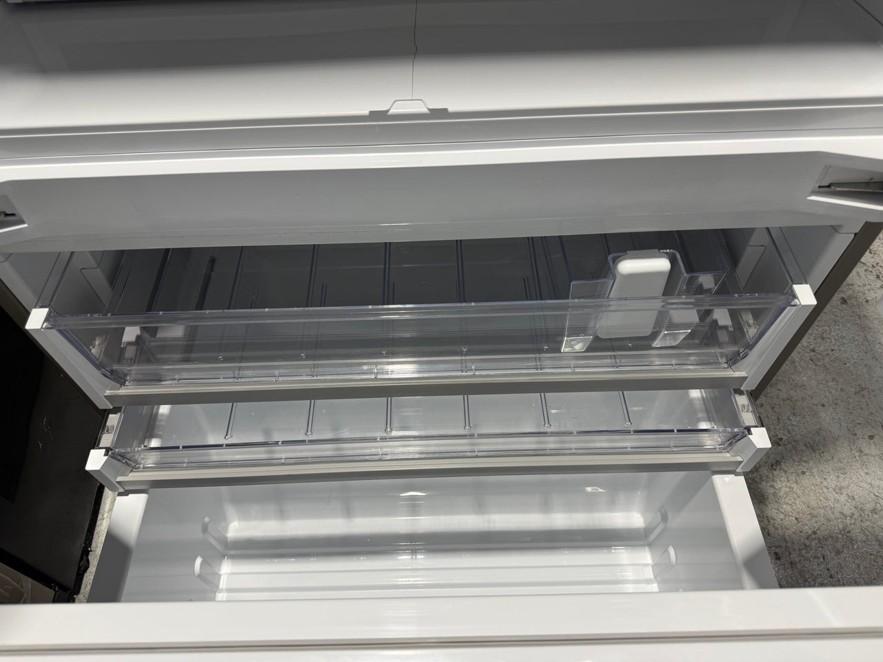 Factory second Fisher & Paykel RS90A1 476 L Integrated French‑Door Fridge Freezer - Second Hand Appliances Geebung