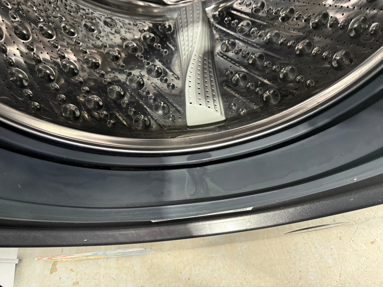 Factory second Hisense Series 7 8 kg Front‑Load Washing Machine – Charcoal Black HWFS8014AB