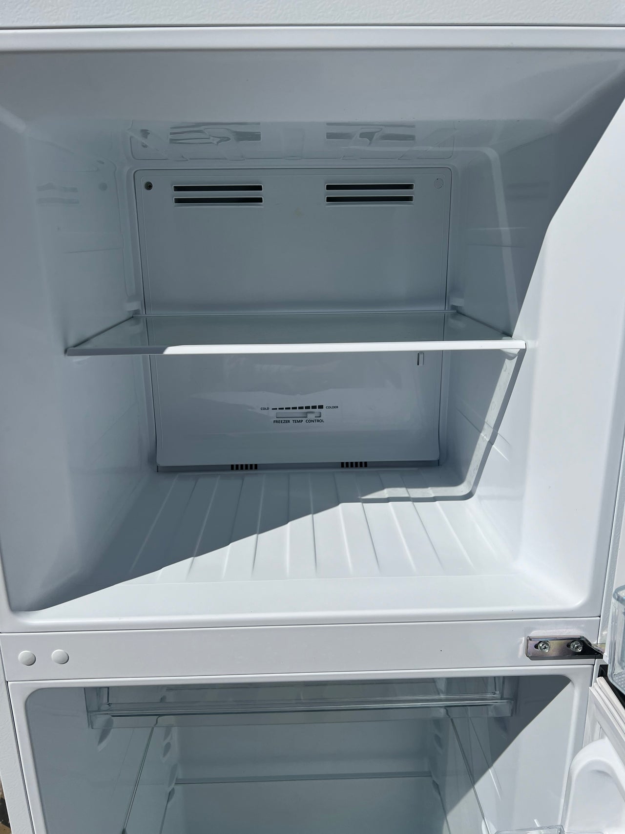 Factory second Hisense HRTF326 326L Top Mount Fridge (White)Mode: HRTF326 - Second Hand Appliances Geebung