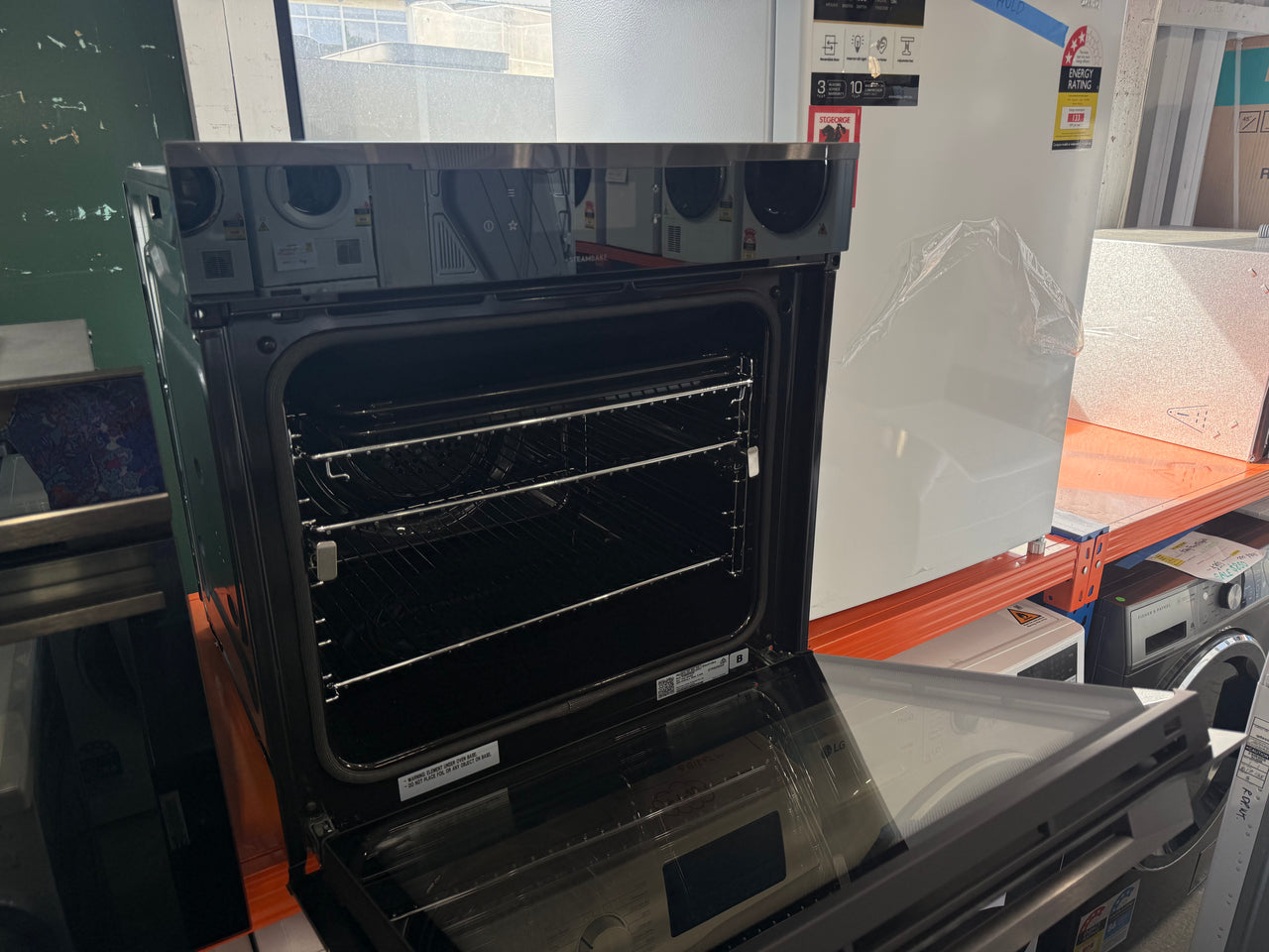Factory second Electrolux UltimateTaste 700 60 cm Pyrolytic Steam Oven EVEP615DSE
