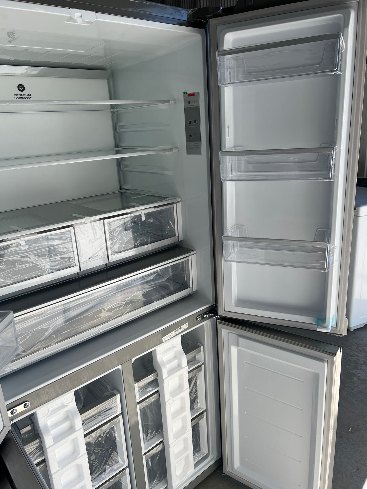 Factory Second Fisher & Paykel 690L Quad Door Refrigerator RF730QNUVX1 - Second Hand Appliances Geebung