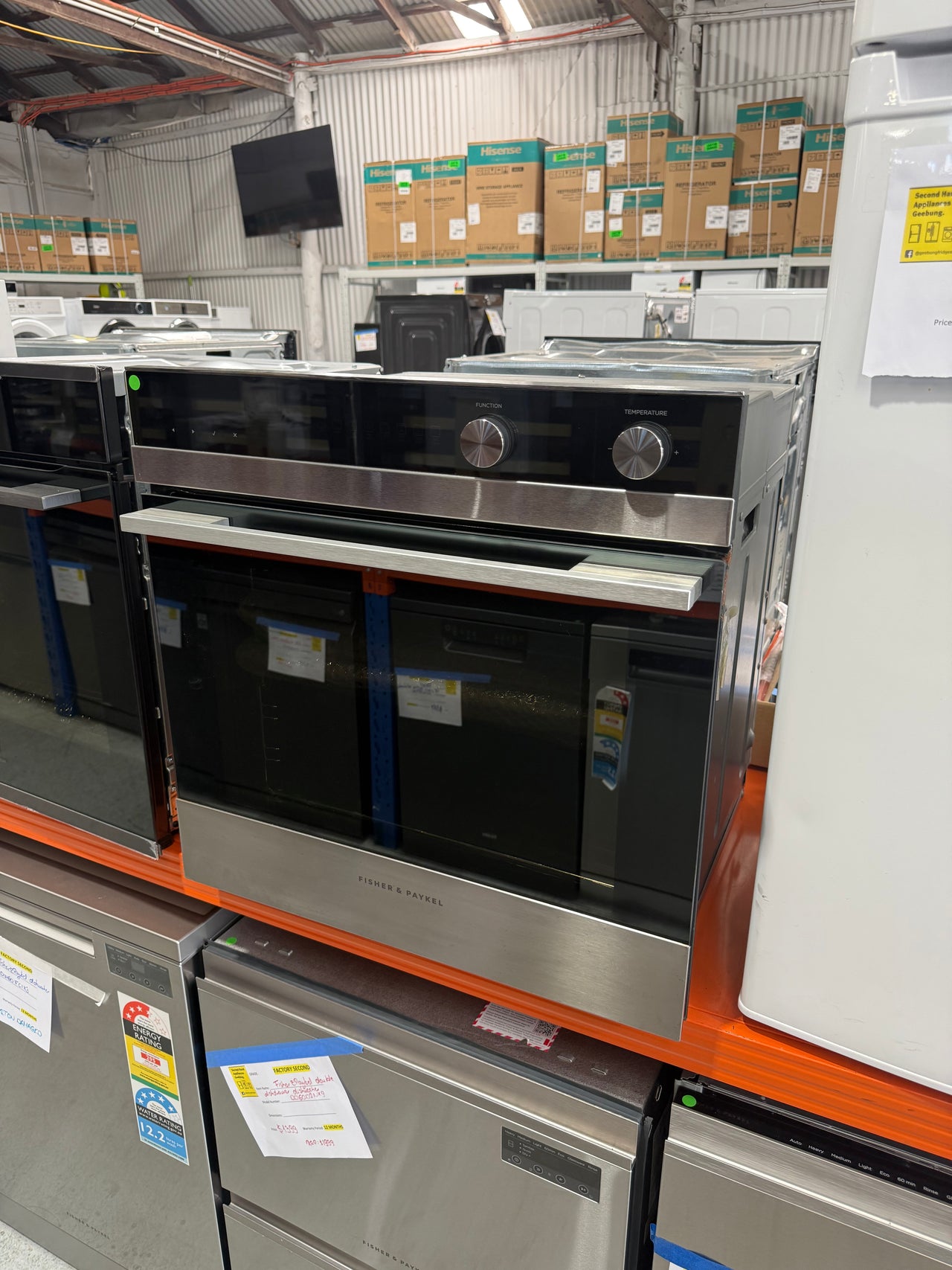 Factory second Fisher & Paykel 60cm Pyrolytic Built-In Oven OB60SC7CEPX2