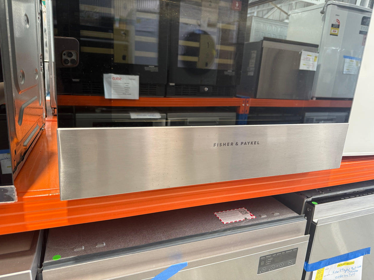 Factory second Fisher & Paykel 60cm Pyrolytic Built-In Oven OB60SC7CEPX2