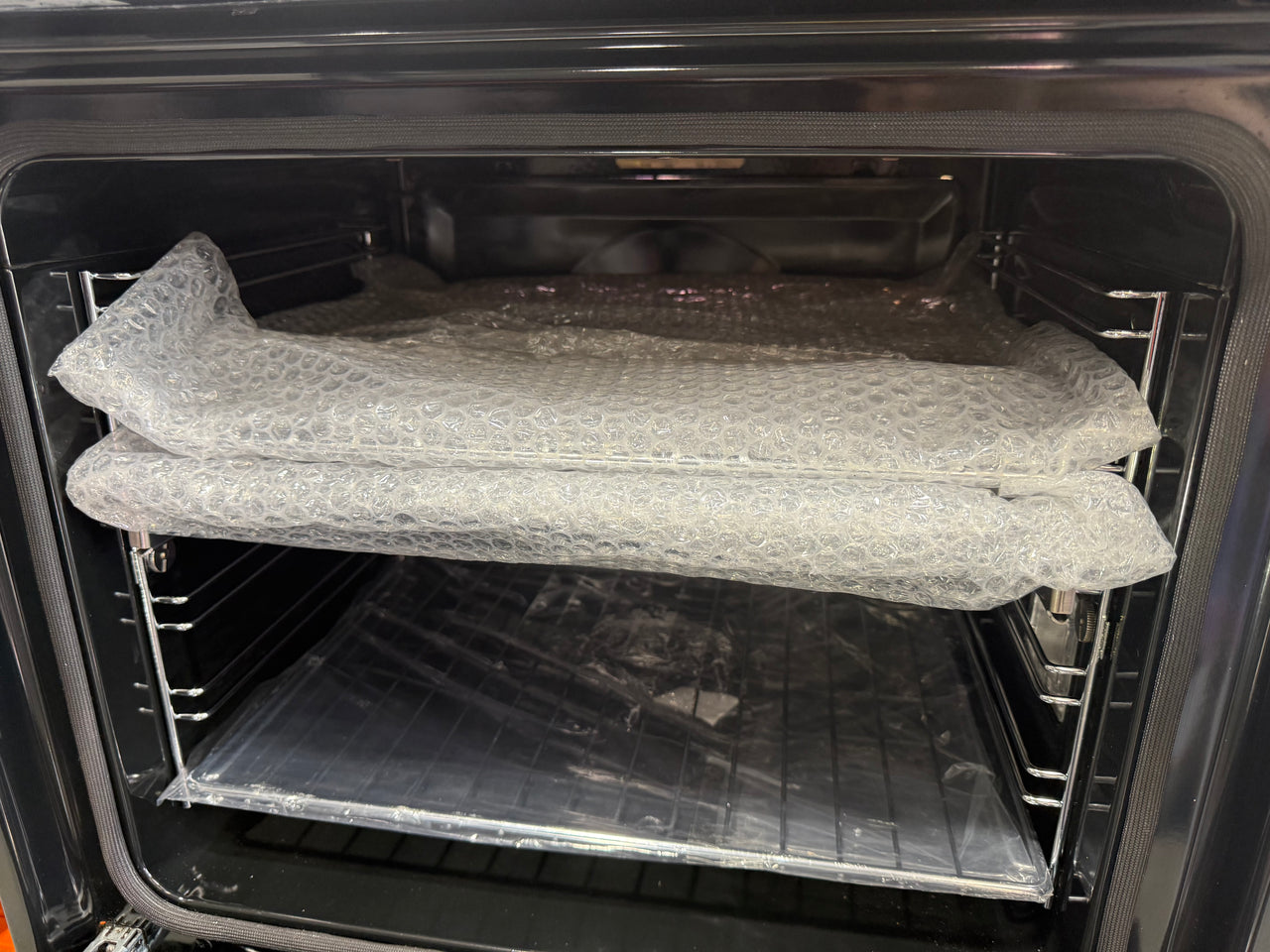Factory second Fisher & Paykel 60cm Pyrolytic Built-In Oven OB60SC7CEPX2