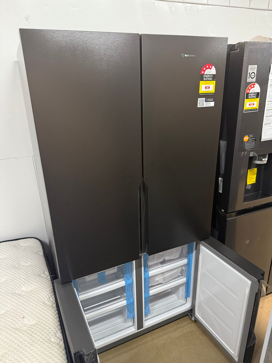 Factory second Westinghouse 564 L Quad-Door French Fridge – Matte Black WQE5600BB - Second Hand Appliances Geebung