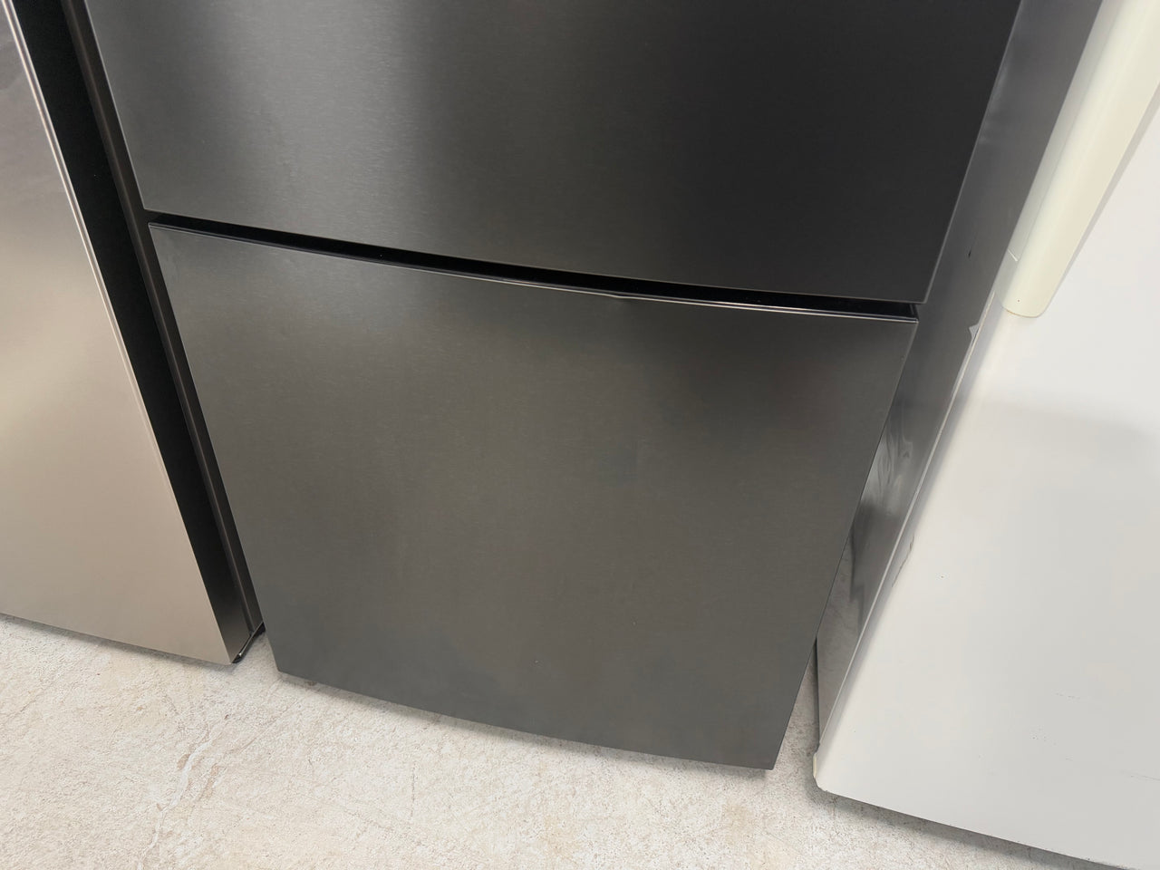 Factory Second LG 420L Bottom Mount Refrigerator GB-455MBL