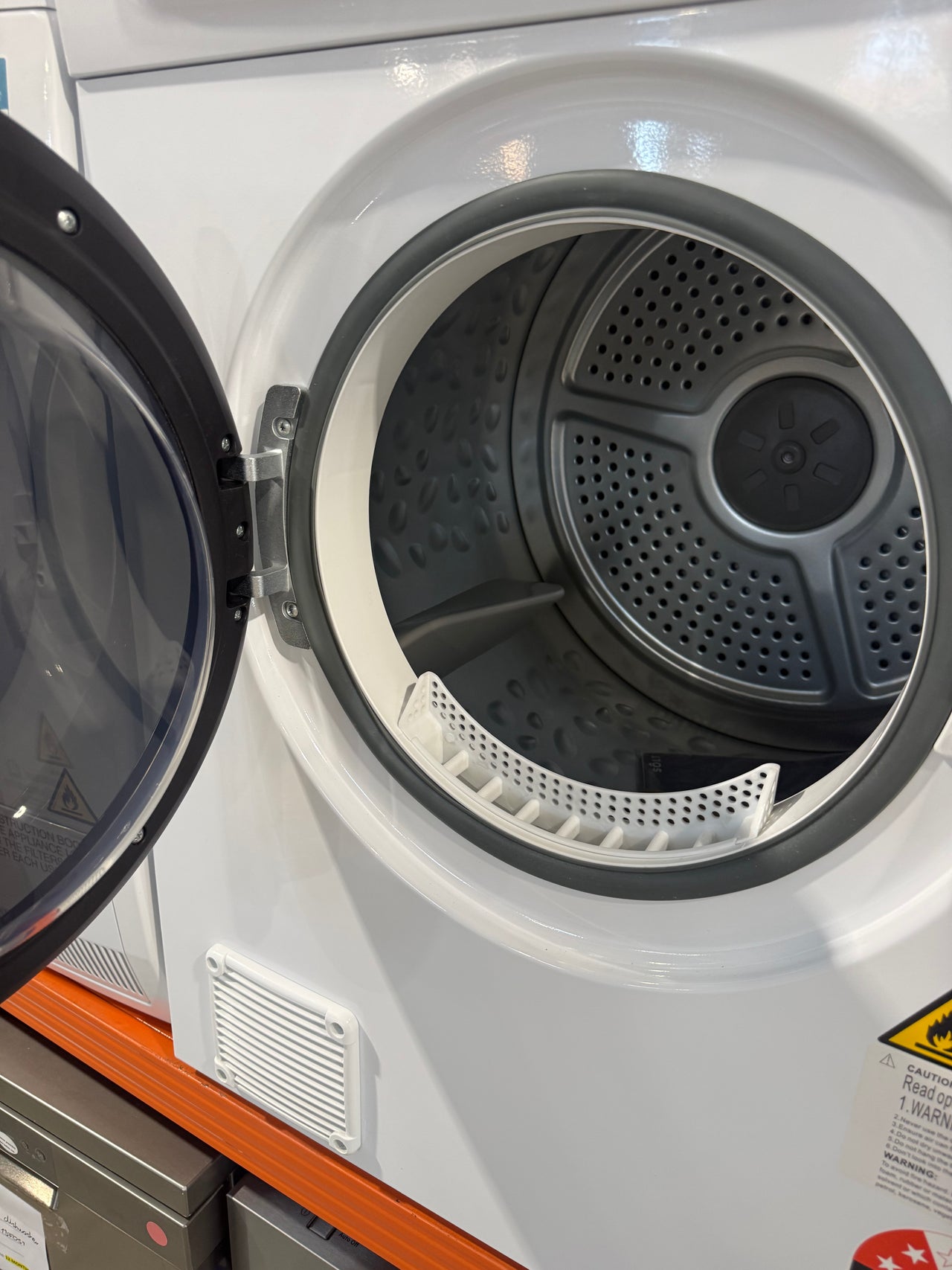 Transportation damaged Sôlt 7kg Vented Dryer – White Model: GGSVD7
