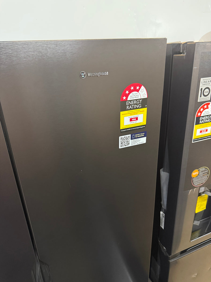 Factory second Westinghouse 564 L Quad-Door French Fridge – Matte Black WQE5600BB - Second Hand Appliances Geebung
