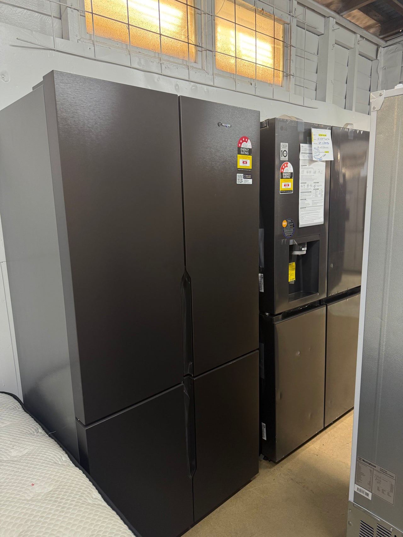Factory second Westinghouse 564 L Quad-Door French Fridge – Matte Black WQE5600BB - Second Hand Appliances Geebung