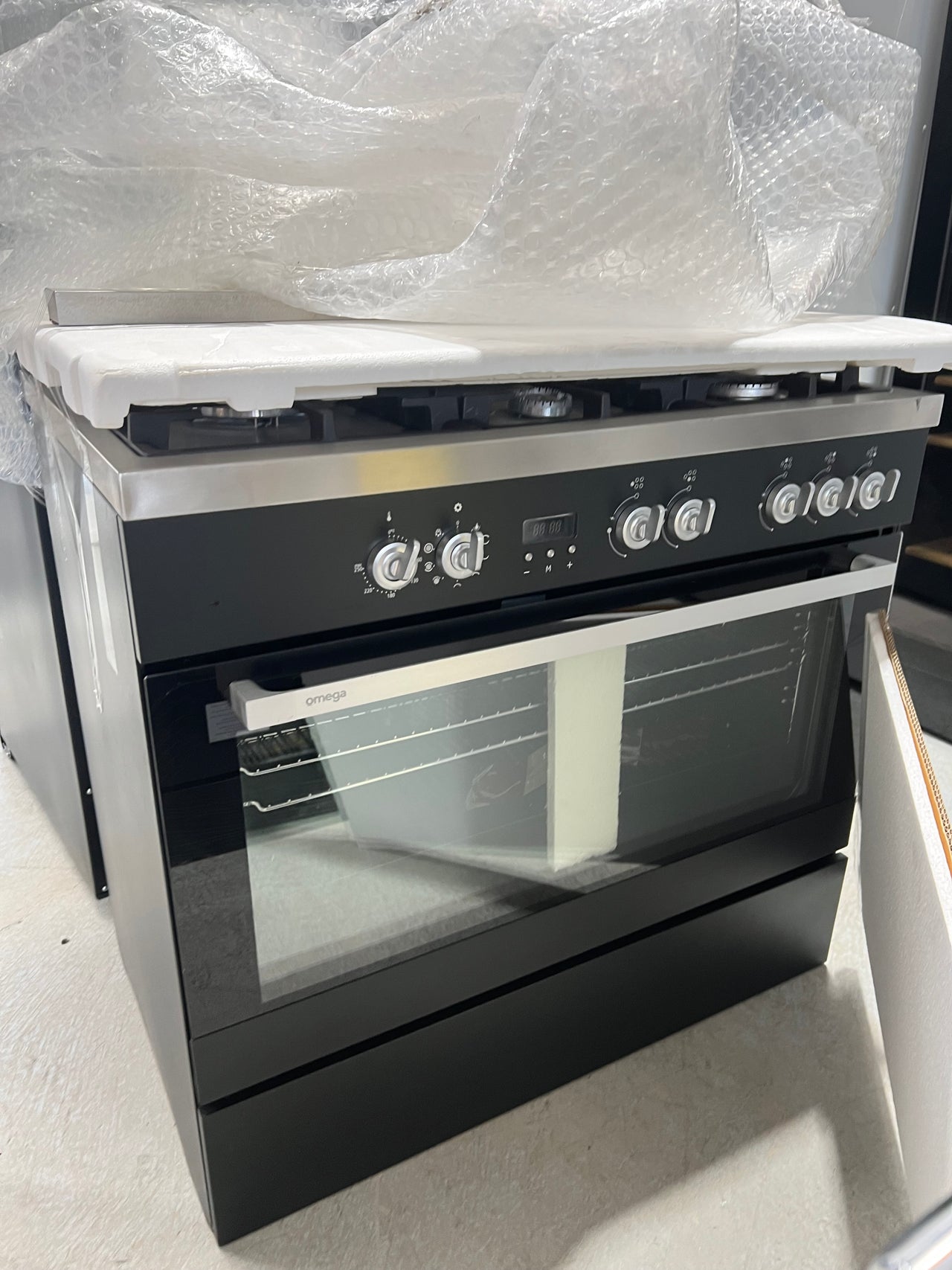 Factory second Omega 90cm Dual Fuel Upright Cooker OF910FX - Second Hand Appliances Geebung