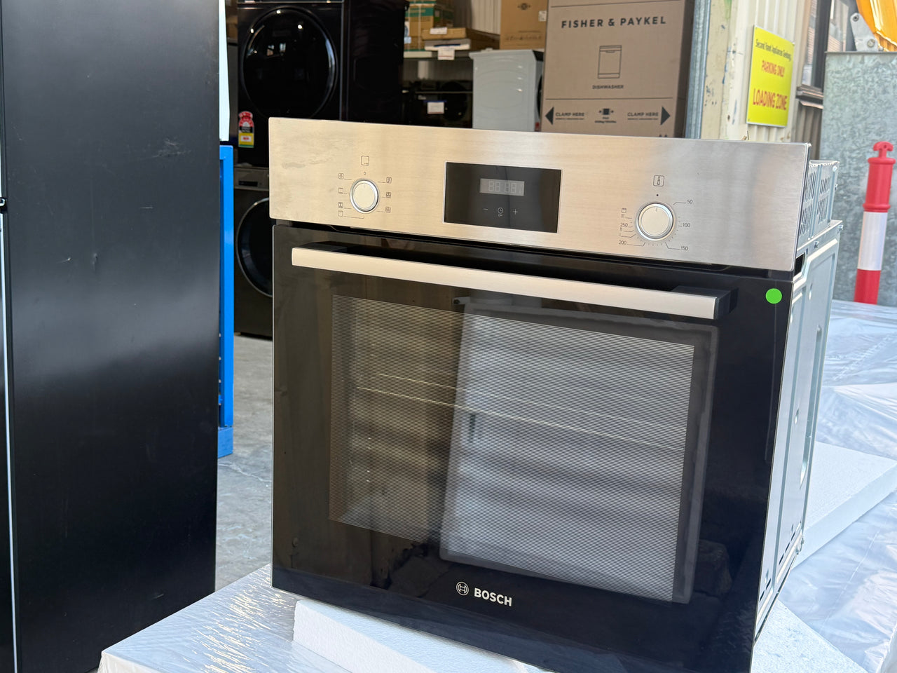 Transportation damaged Bosch 60cm Series 2 Built-In Oven – Stainless Steel Model: HBF133BS0A