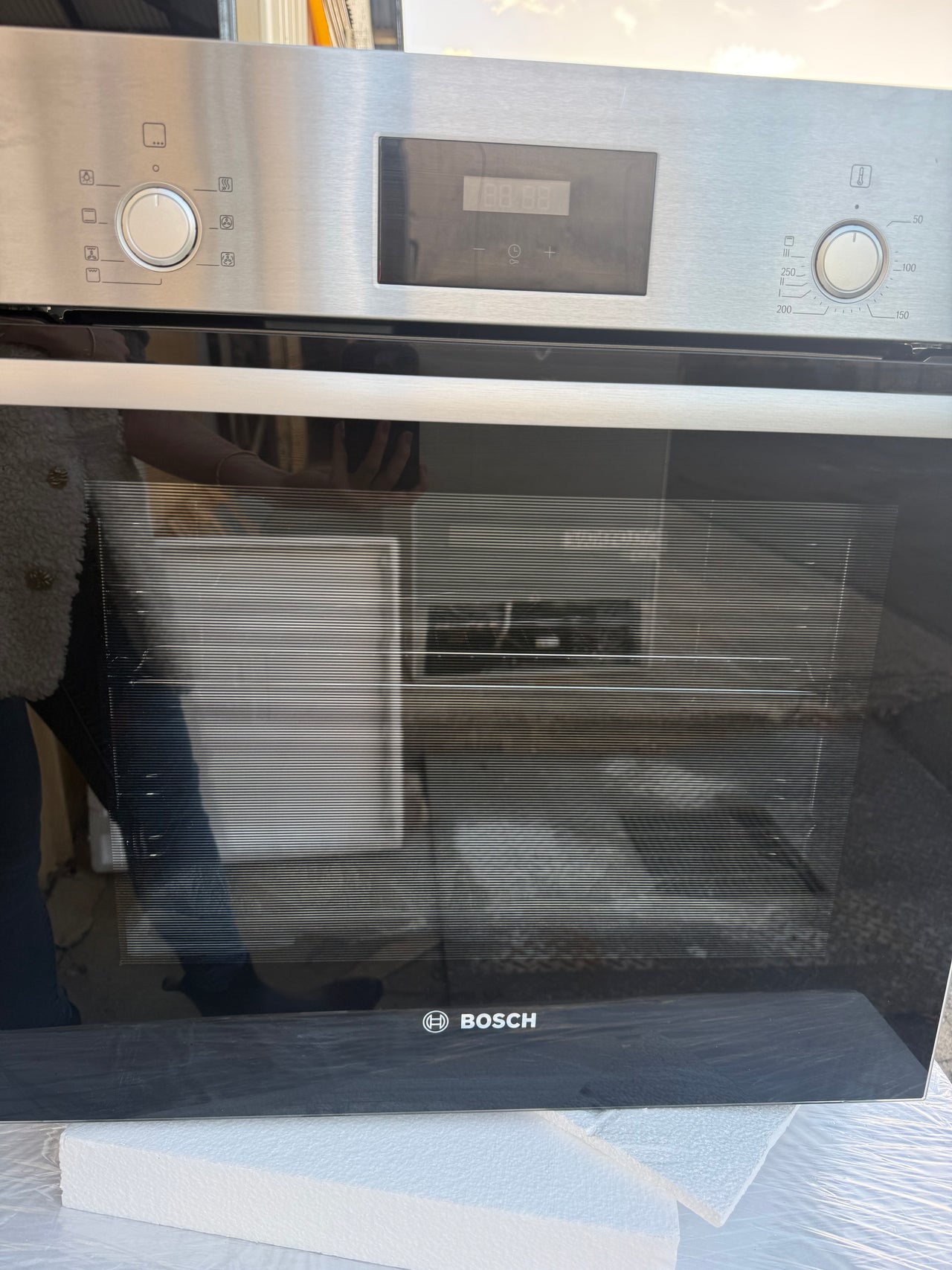 Transportation damaged Bosch 60cm Series 2 Built-In Oven – Stainless Steel Model: HBF133BS0A