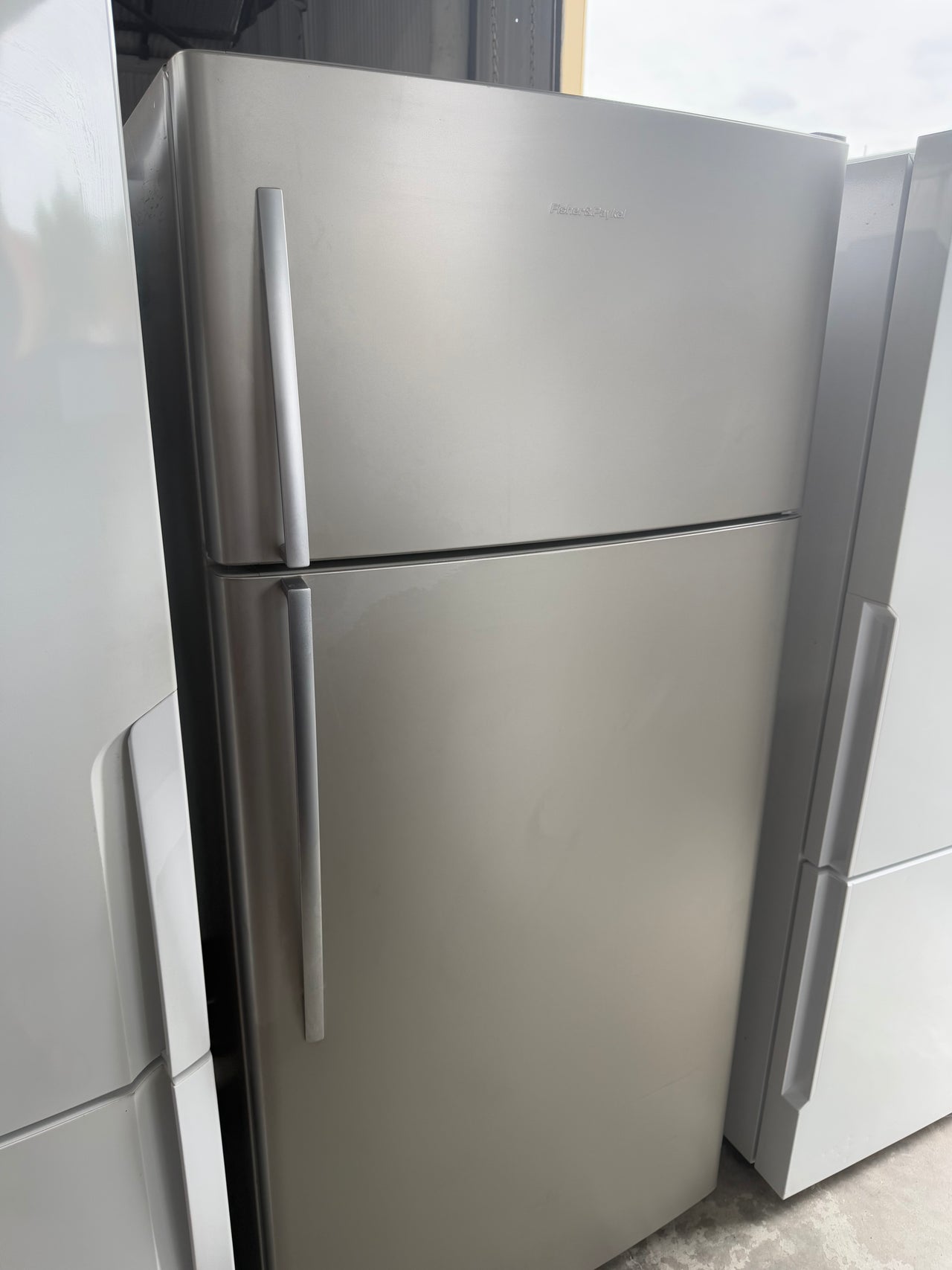 Second Hand Fisher & Paykel E521T Refrigerator